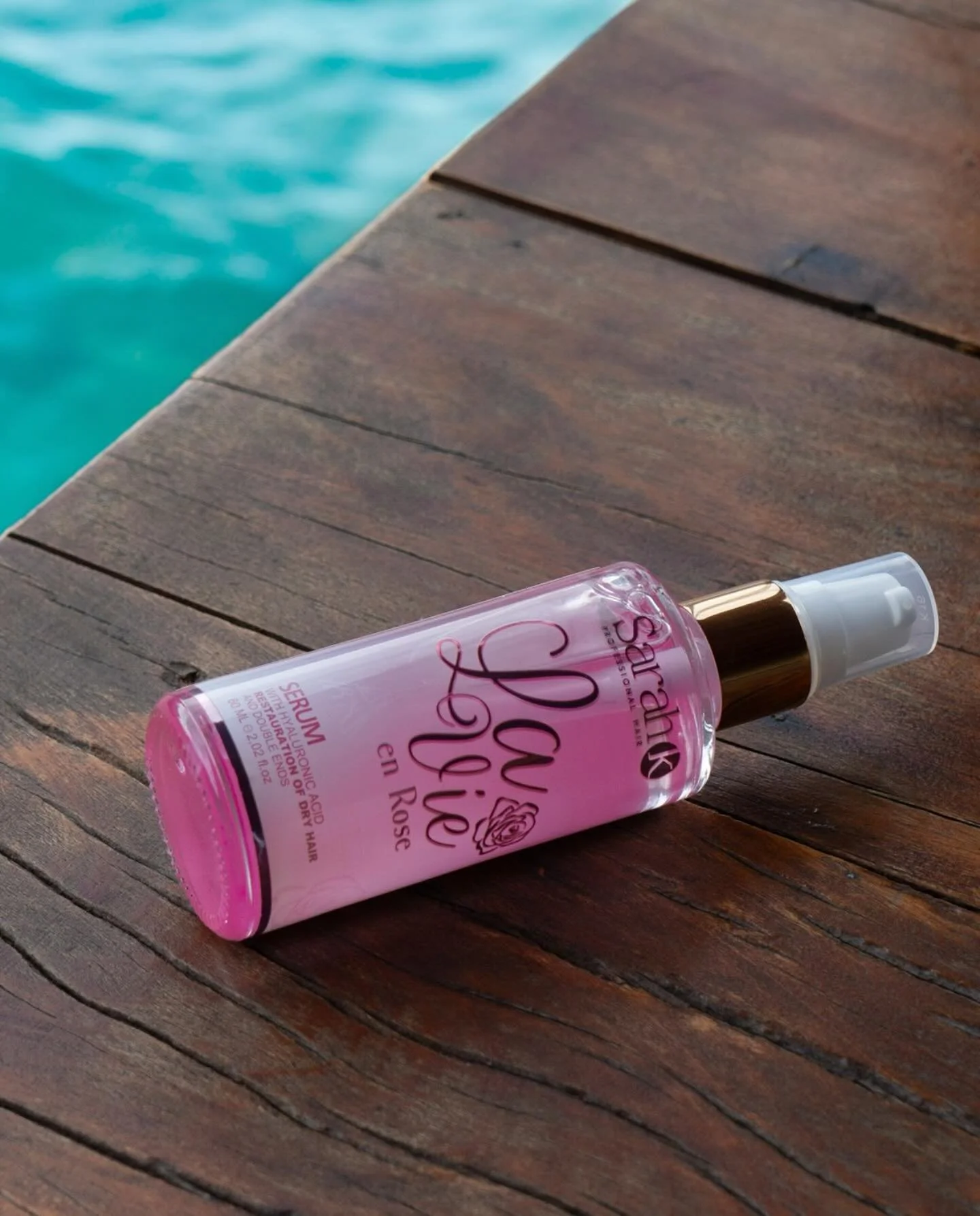 Un toque final que hace que todos

La diferencia.

🌹La Vie en Rose Serum sella las puntas abiertas, combate el encrespamiento y proporciona un brillo instant&aacute;neo con un acabado ligero y lujoso.✨

✨Para profesionales que exigen perfecci&oacute