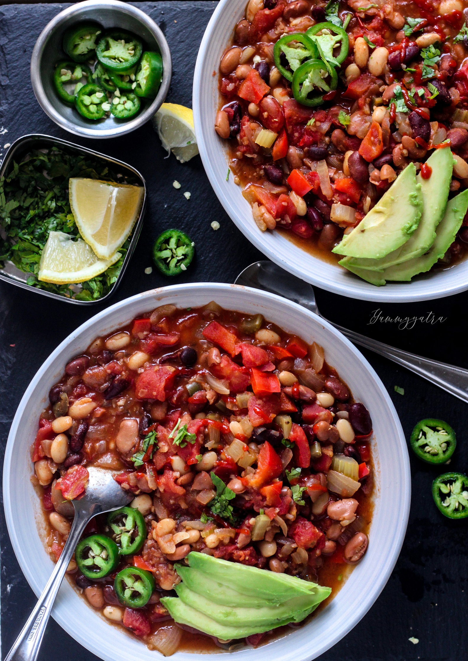 Easy Cauliflower Bean Chili 