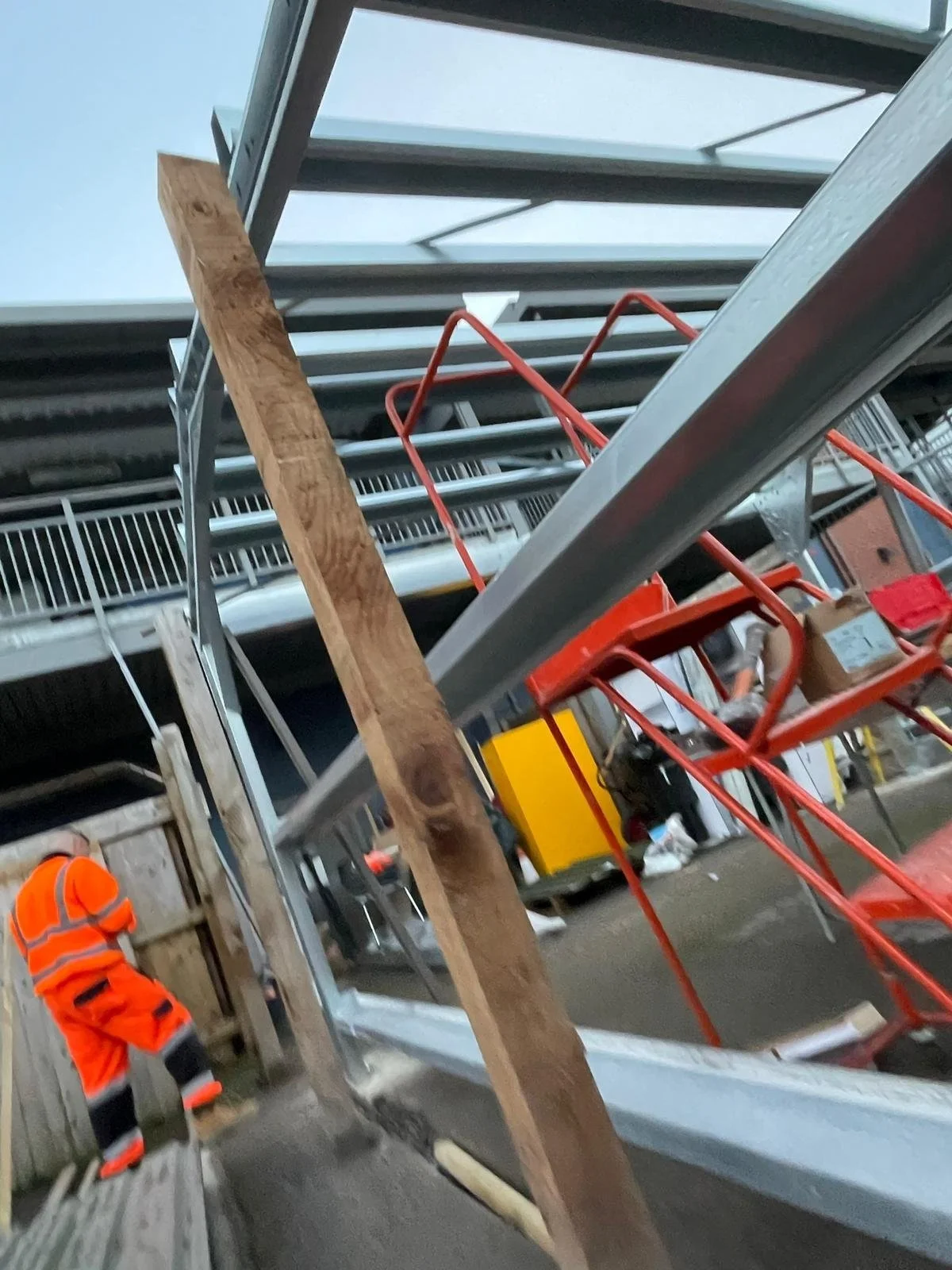 YSS STEEL BUILDING ERECTORS — Yorkshire Site Solutions Secure IT