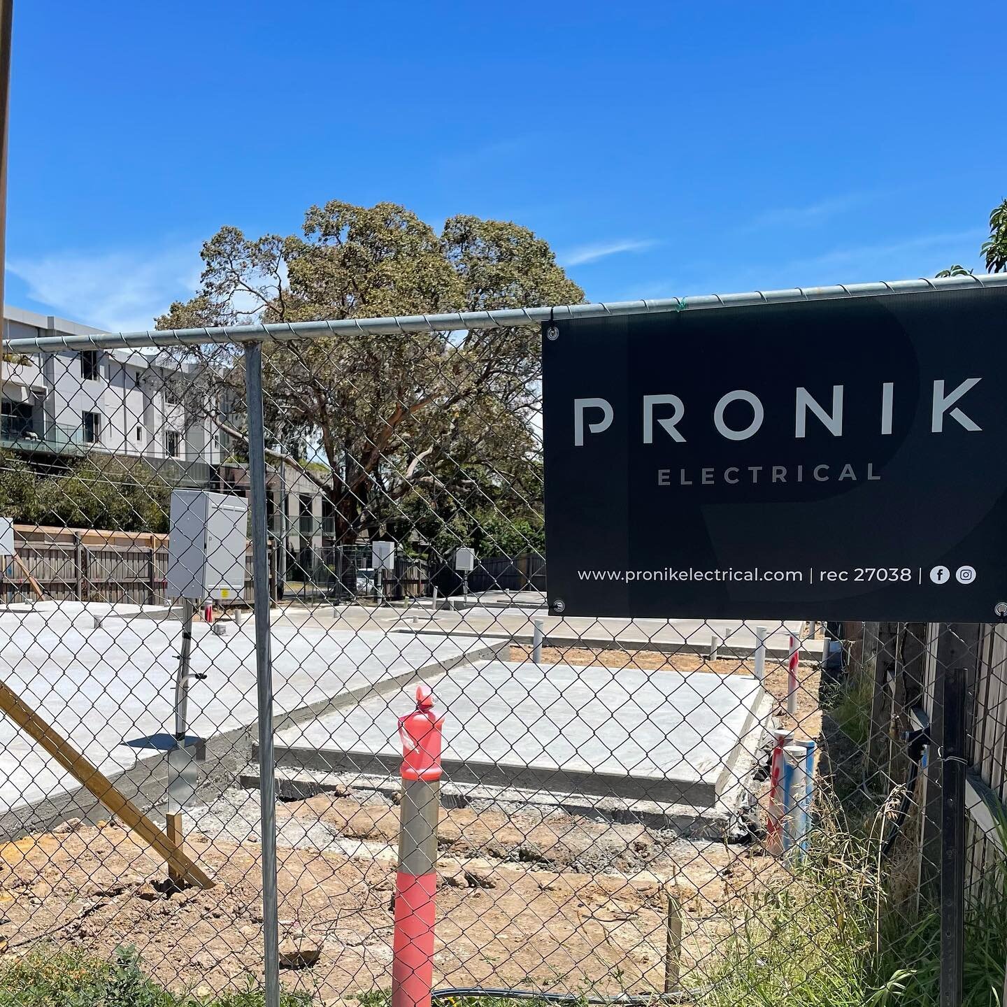 Works are well under way at 3 high-end townhouses in Ivanhoe for @jbmgroup.

Undergrounds completed late last year and we&rsquo;re back this week to begin the rough-in.