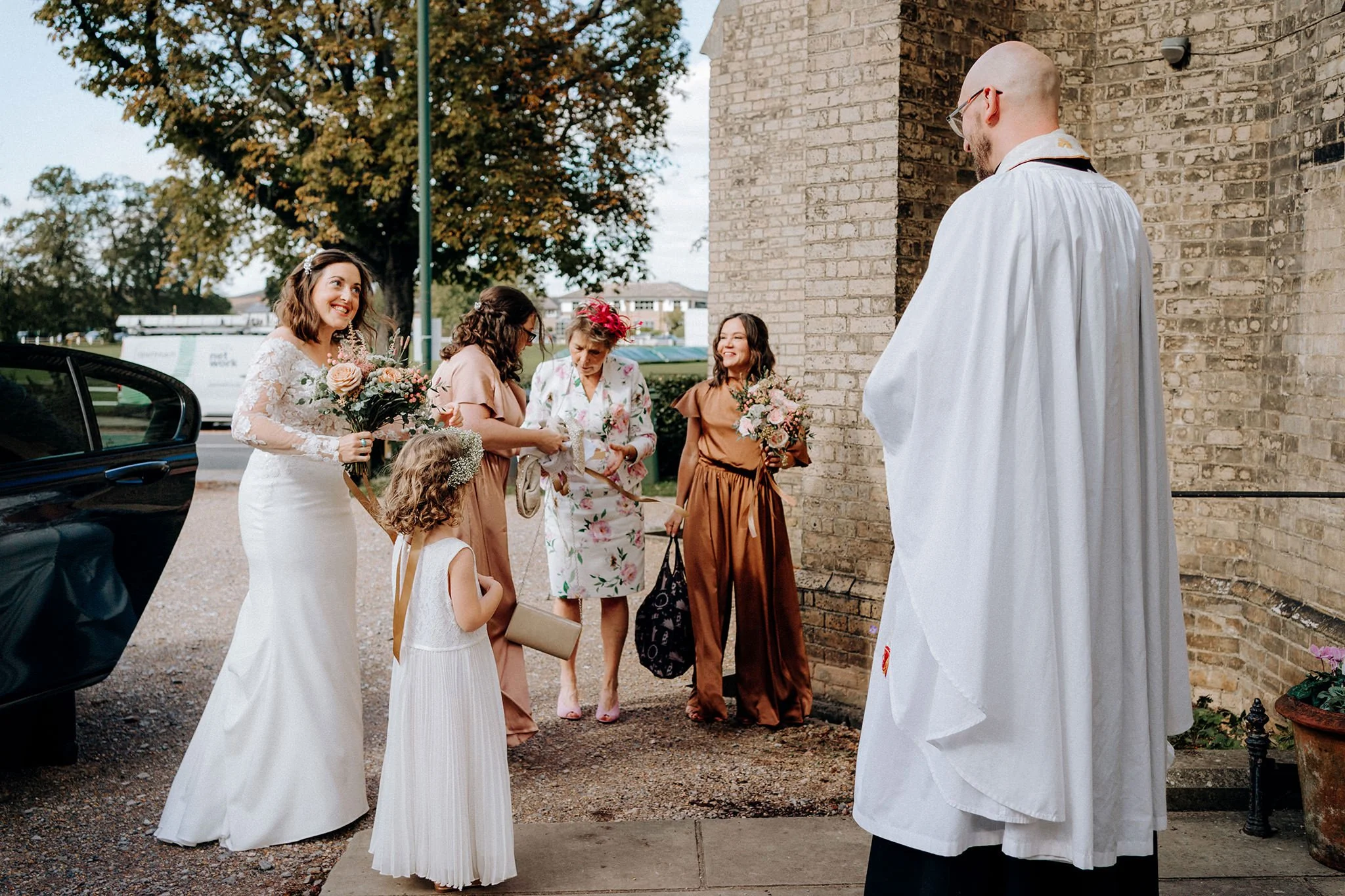 bride arriving holy trinity church, twickenham