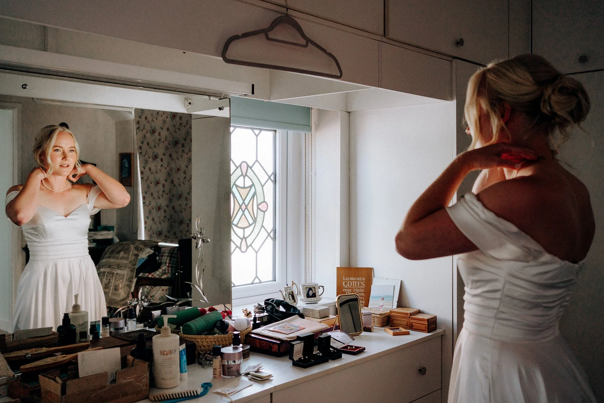 bride getting ready in family home in crosby