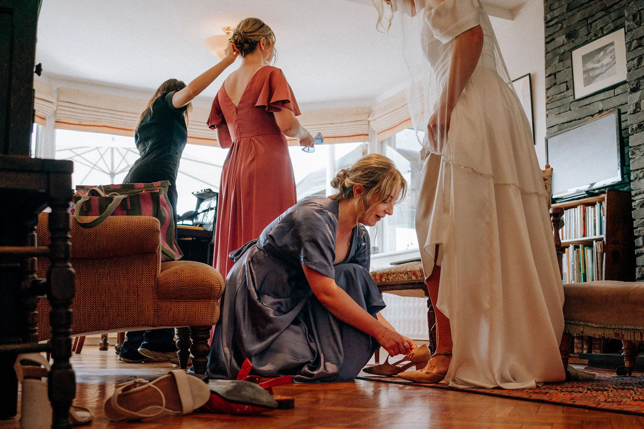finishing touches on wedding morning