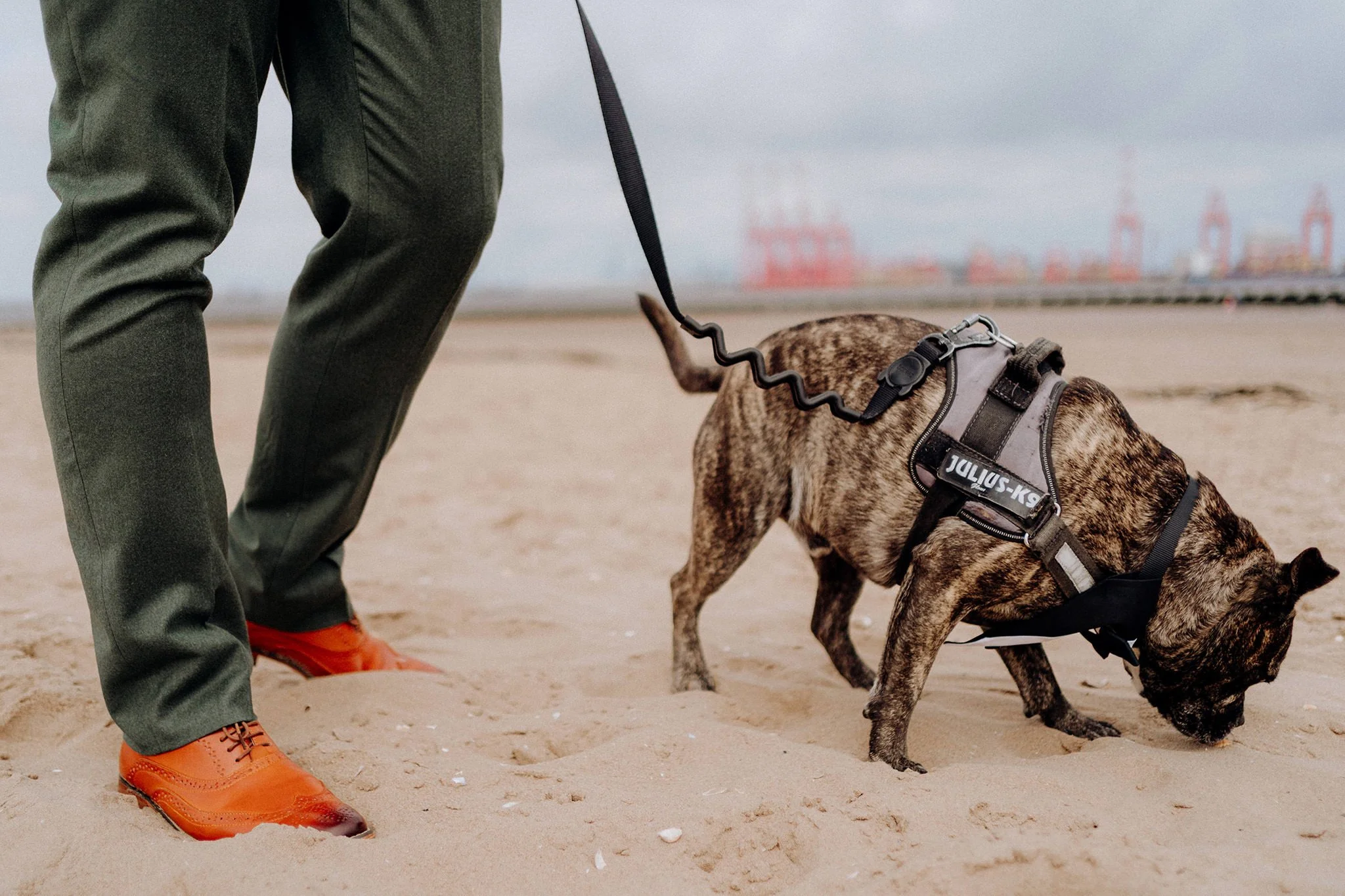 bride and groom photos at the beach wallasey