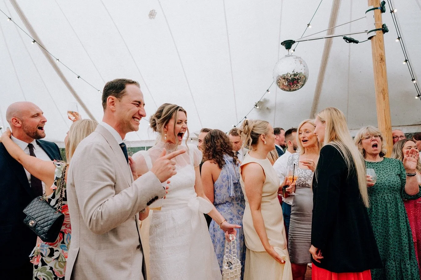 Claudia and Hayden, what a day up in the Lakes last Saturday! Yes, it rained, but that didn&rsquo;t matter one bit as these two celebrated in style with their friends and family at Stag Lodge, Winterfell, a beautiful country house close to Windermere