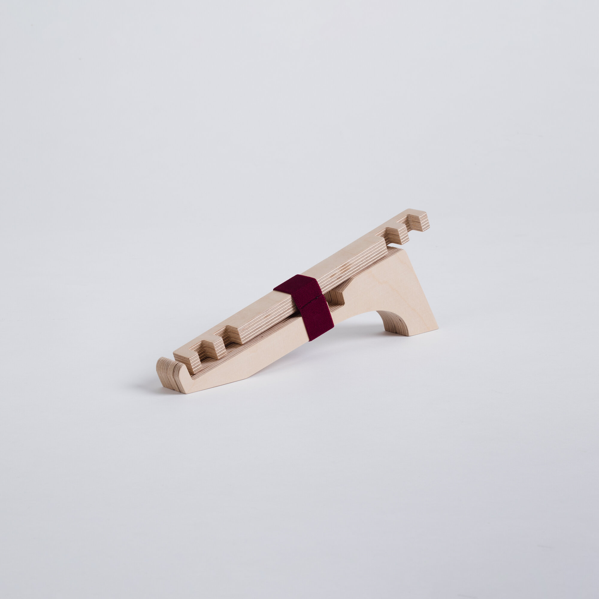 Detachable and lightweight laptop stand, promotes comfortable posture and ventilation