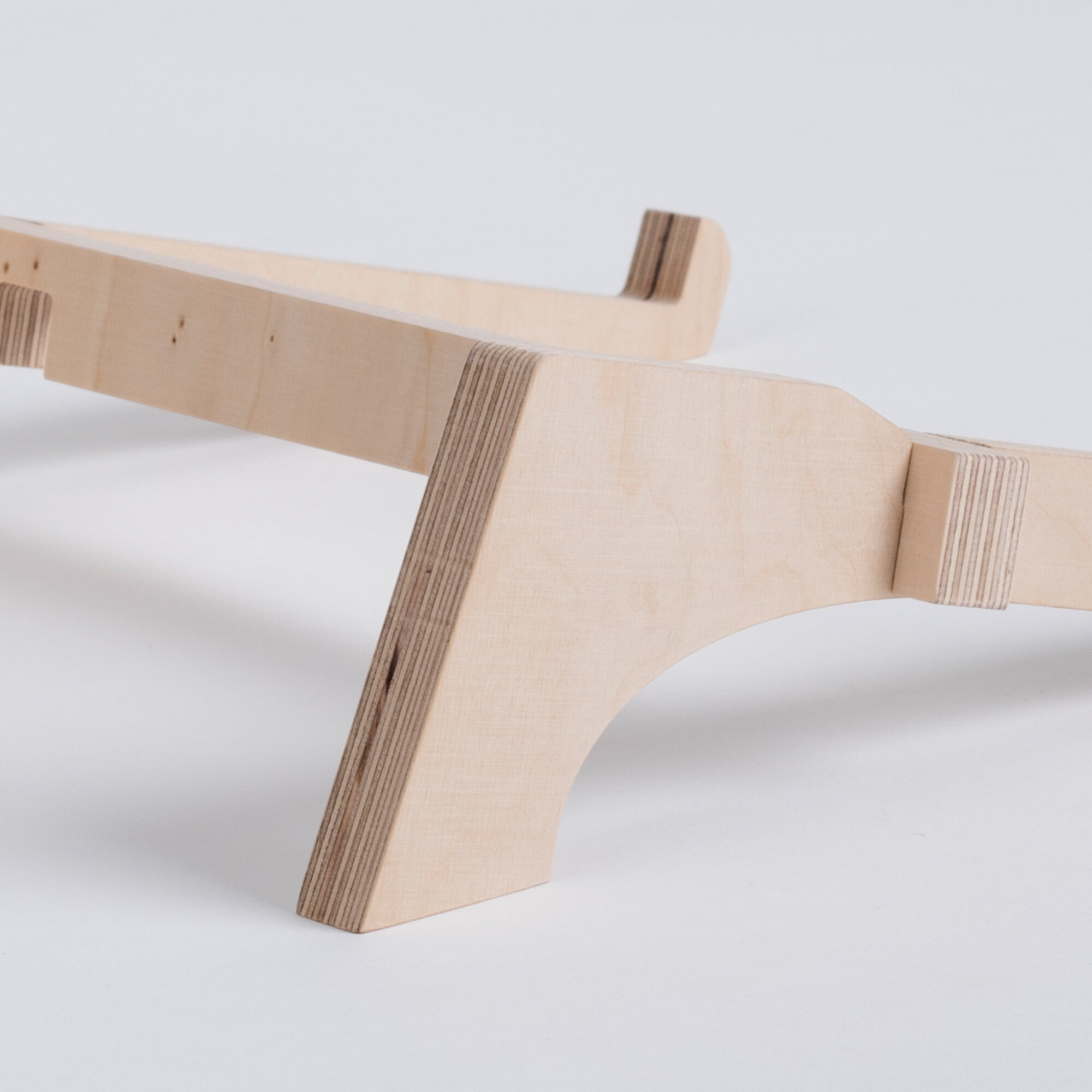 Detachable and lightweight laptop stand, promotes comfortable posture and ventilation