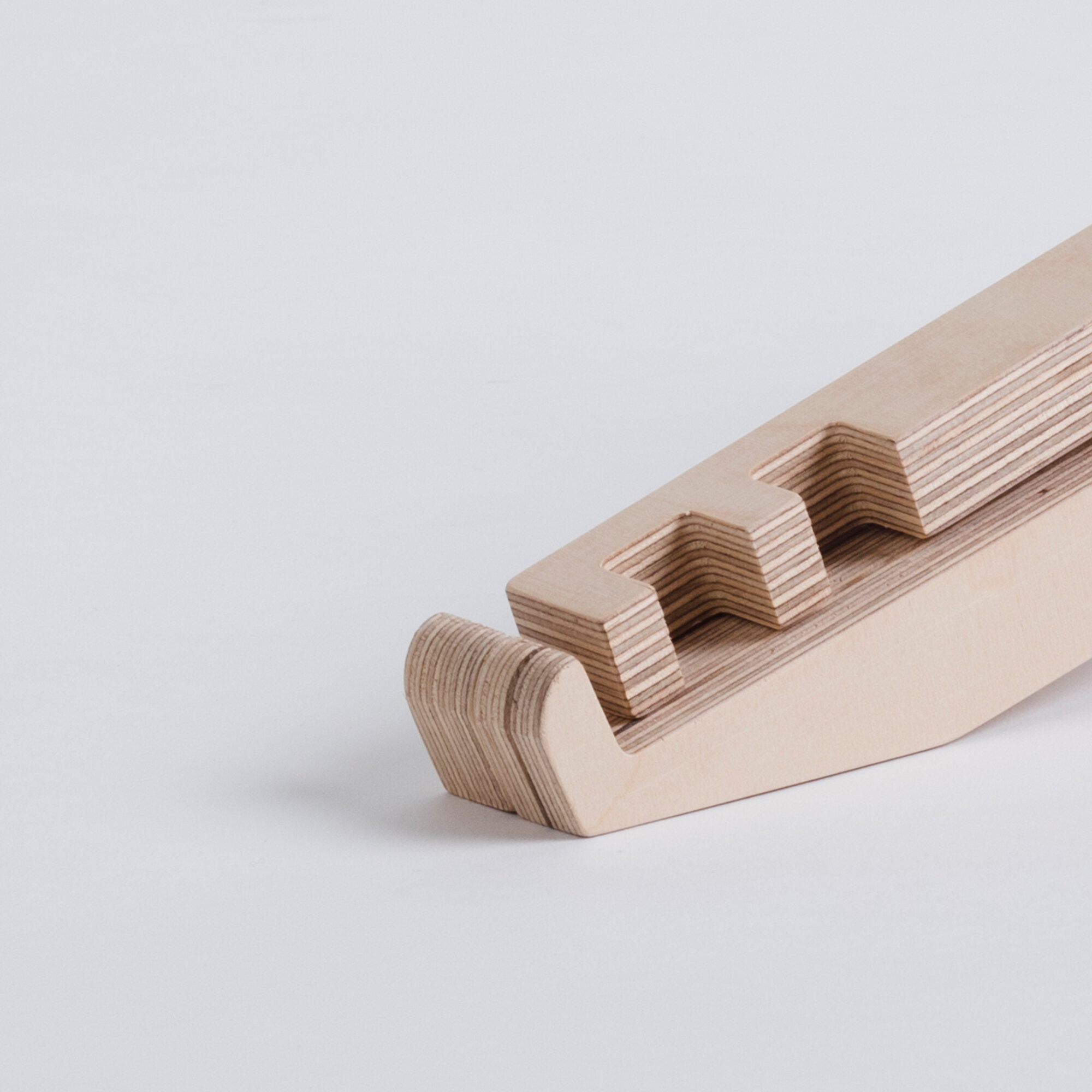 Detachable and lightweight laptop stand, promotes comfortable posture and ventilation