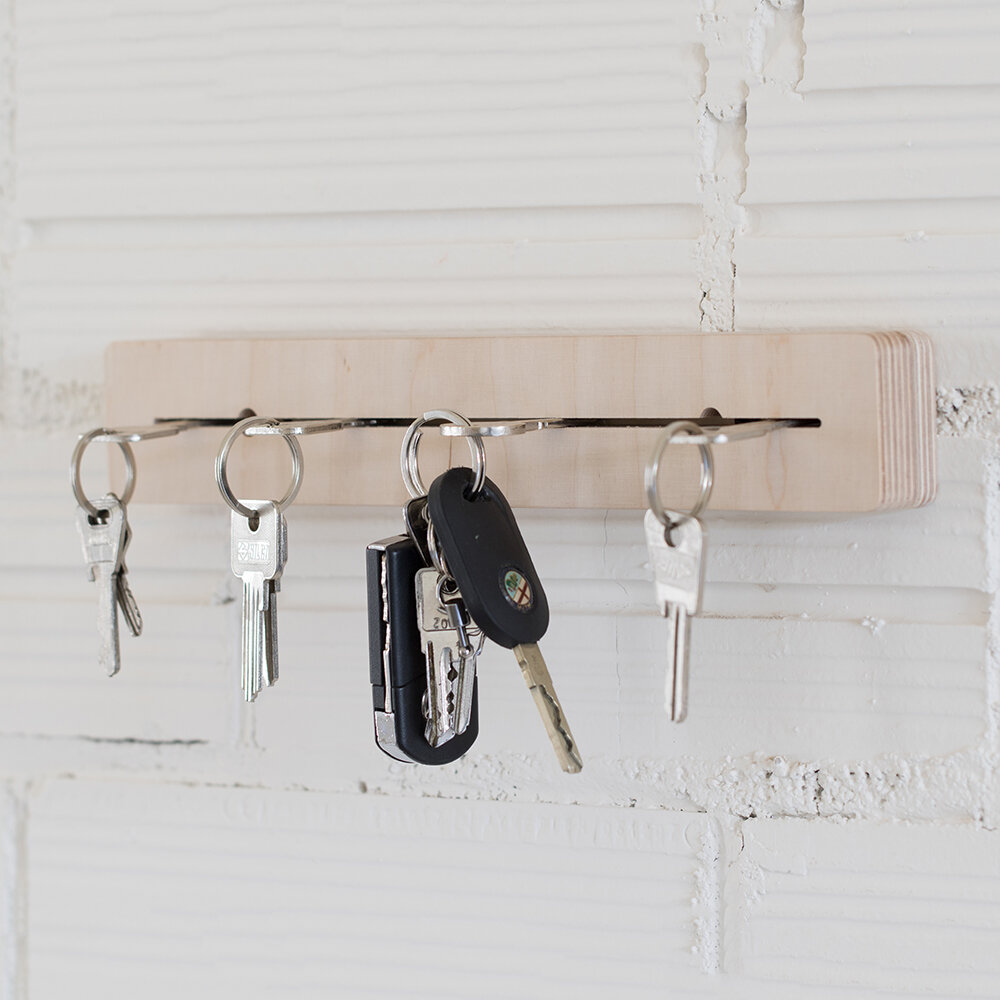DELINE: Wall holder for keys, order and accessibility assured.