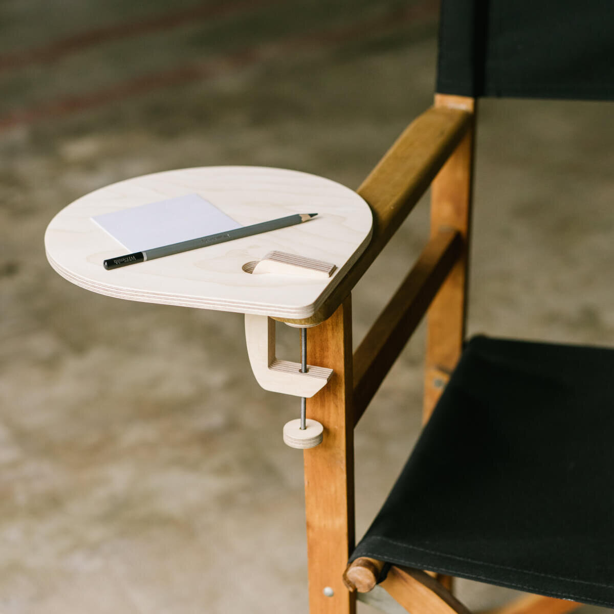 La Gota: Soporte versátil para brazo y superficie adicional ergonómica.