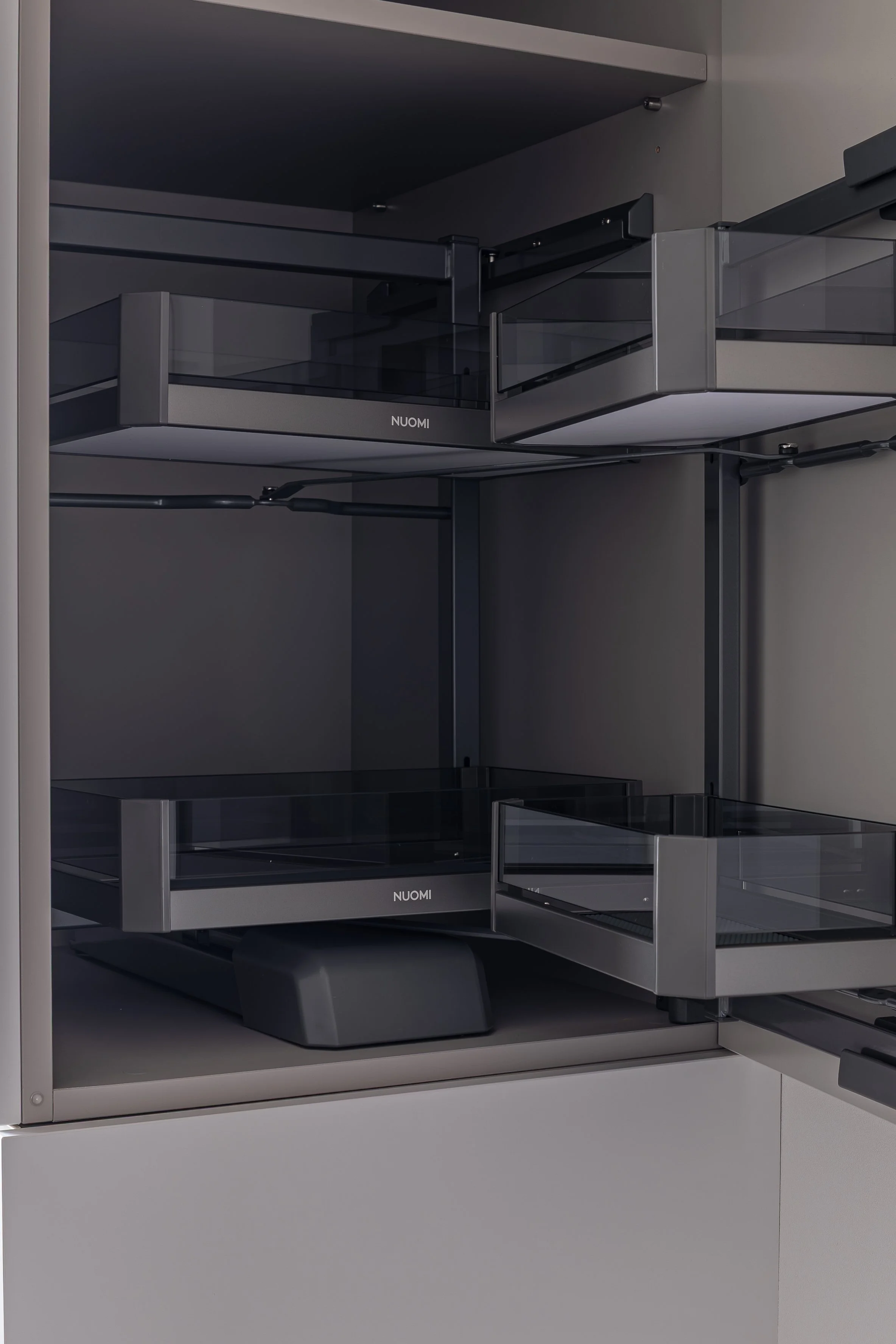 주방9_누오미 펜트리롤.jpg