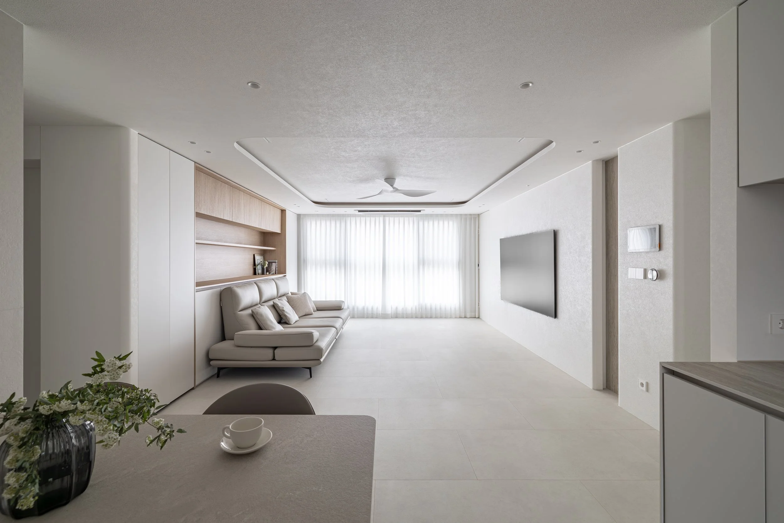 주방에서 거실을 바라봄1.jpg