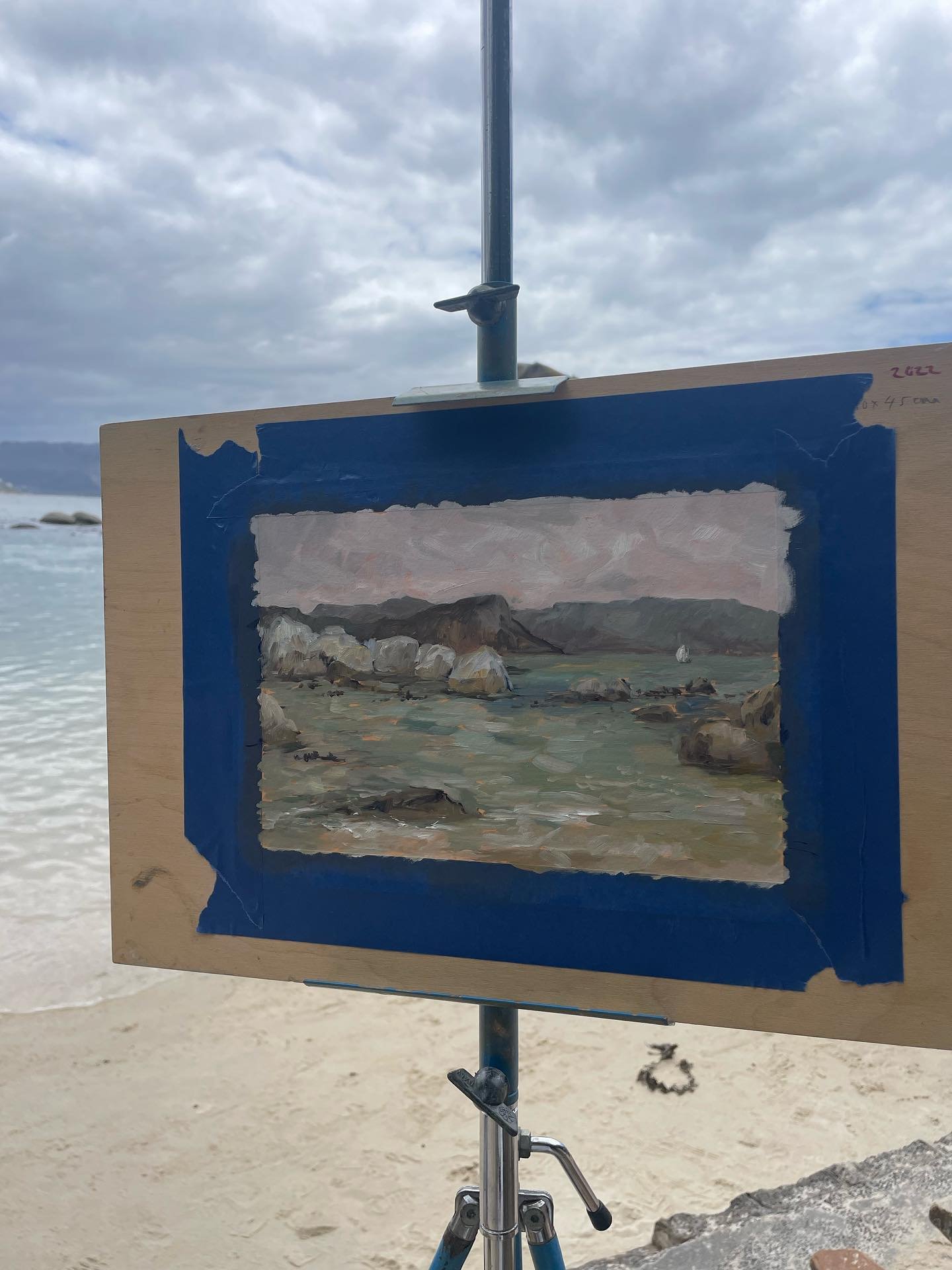 Relaxing on Boulders Beach with my close Italian friend and artist @gmadonno_art - of course we are painting! 

#bouldersbeach #fromlife #landscapepainter #capetownartist #penguins #sundayafternoons