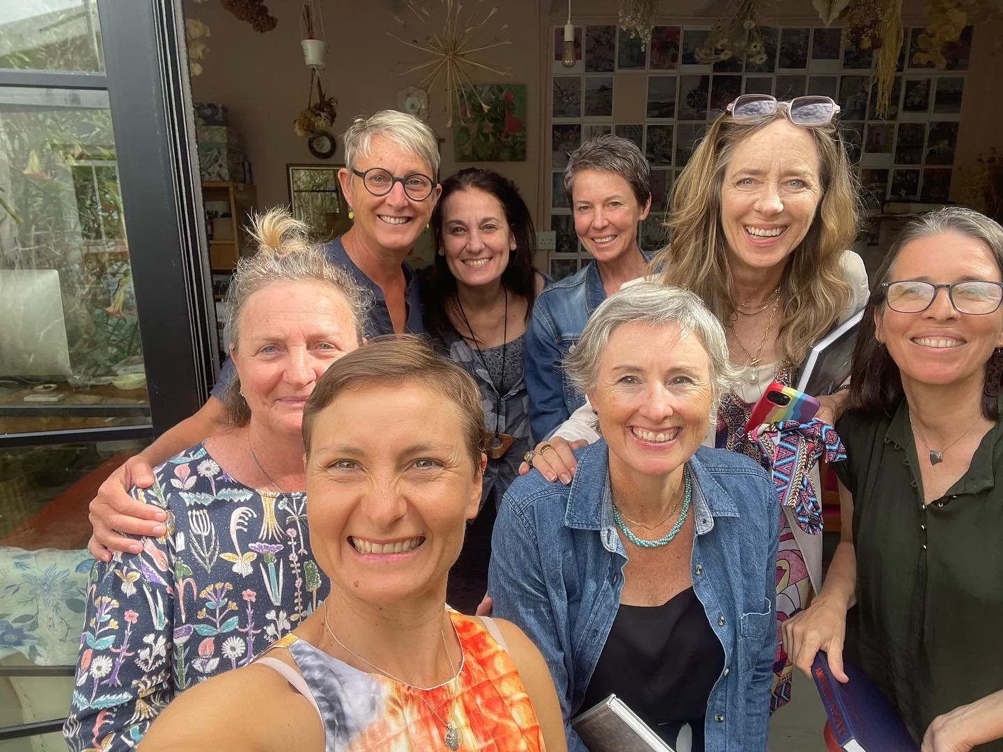 A magical day today with @salon104.art talking about our art journeys in 2026. I am so eternally grateful for this community of artists - holding and supporting and cheering for each other every step of the way!

#salon104 #friendswhopainttogethersta