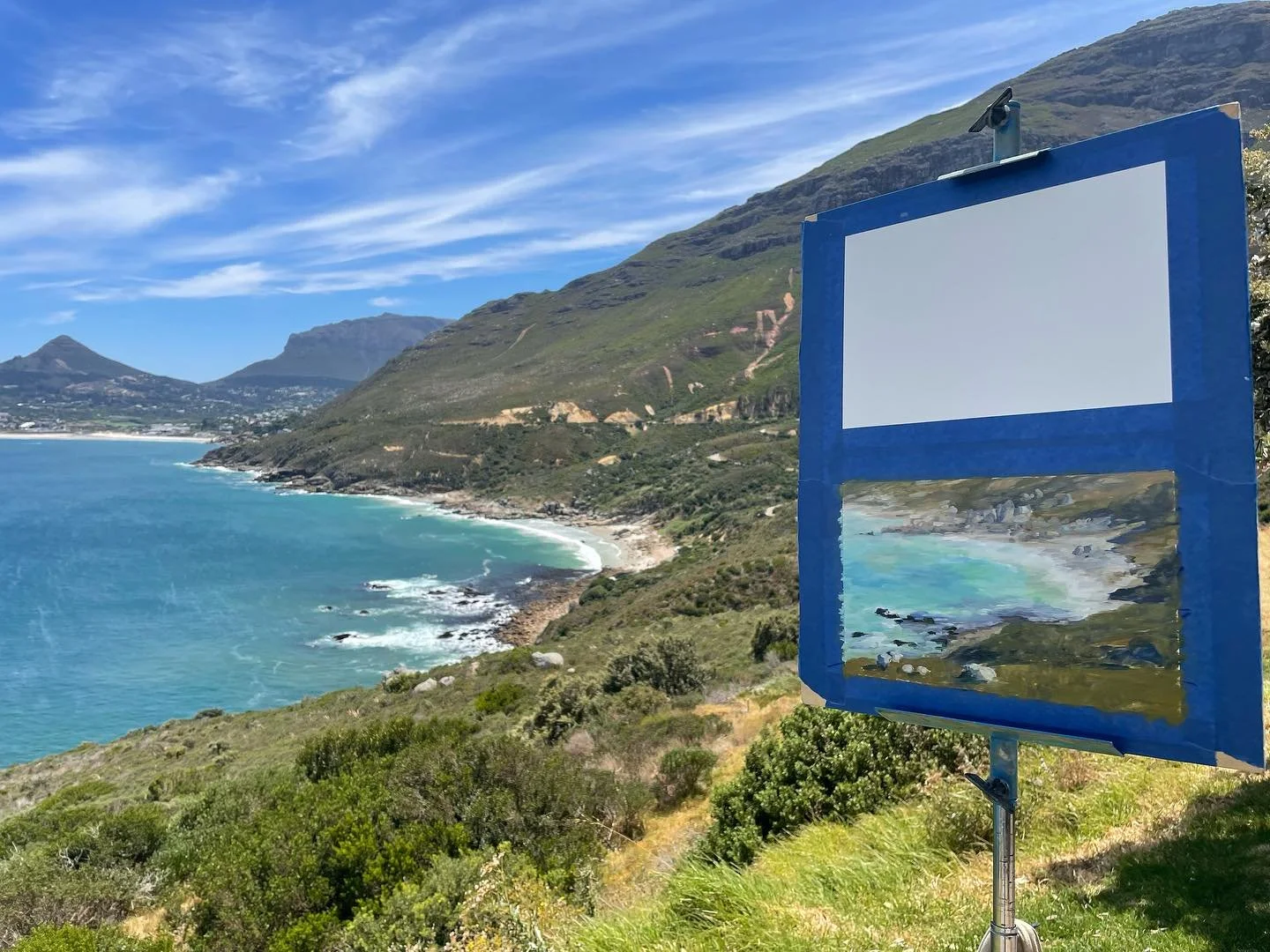 A beautiful day painting along Chapman&rsquo;s Peak Drive with the best crew @pleinaircapetown 

The colour of the water stops my breath and mesmerises me every time! 

&ldquo;Chapman&rsquo;s Peak Cove&rdquo;
Oil on paper, A4 size
Available 

#pleina