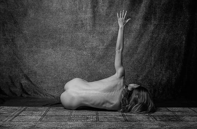 The Ascension #fujifilmxt3 #fujifilm_xseries #xt3 #homestudio #fineartphotography #bnwphotography #pinabausch #piña #dancephotography