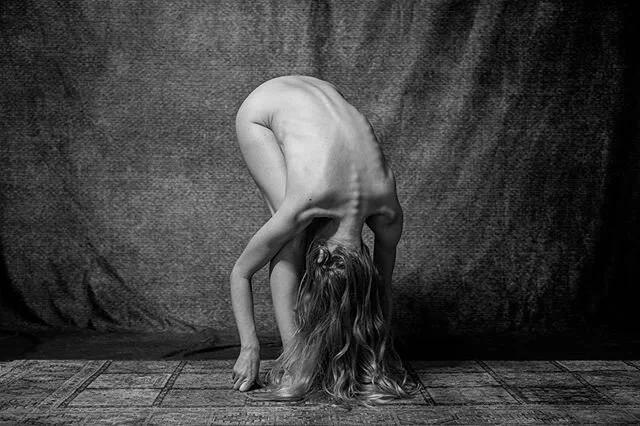 The Ascension #fujifilmxt3 #fujifilm_xseries #xt3 #homestudio #fineartphotography #bnwphotography #pinabausch #piña #dancephotography