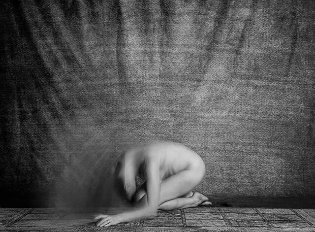 The Ascension #fujifilmxt3 #fujifilm_xseries #xt3 #homestudio #fineartphotography #bnwphotography #pinabausch #piña #dancephotography #francescawoodman