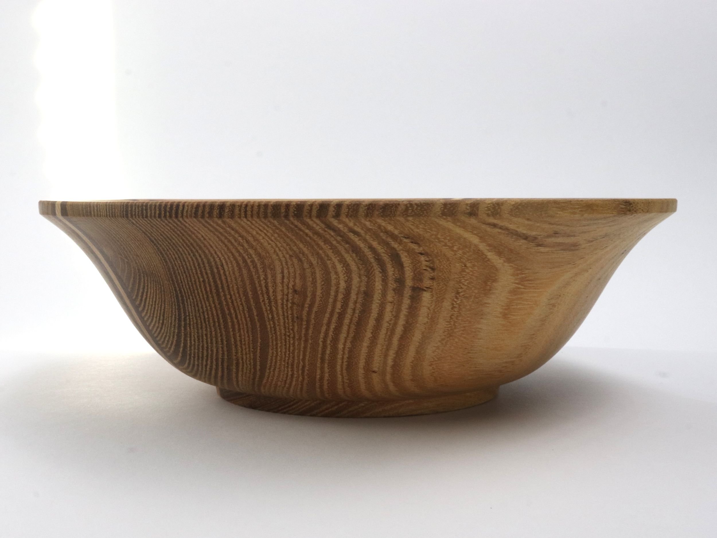 side view of locust salad bowl