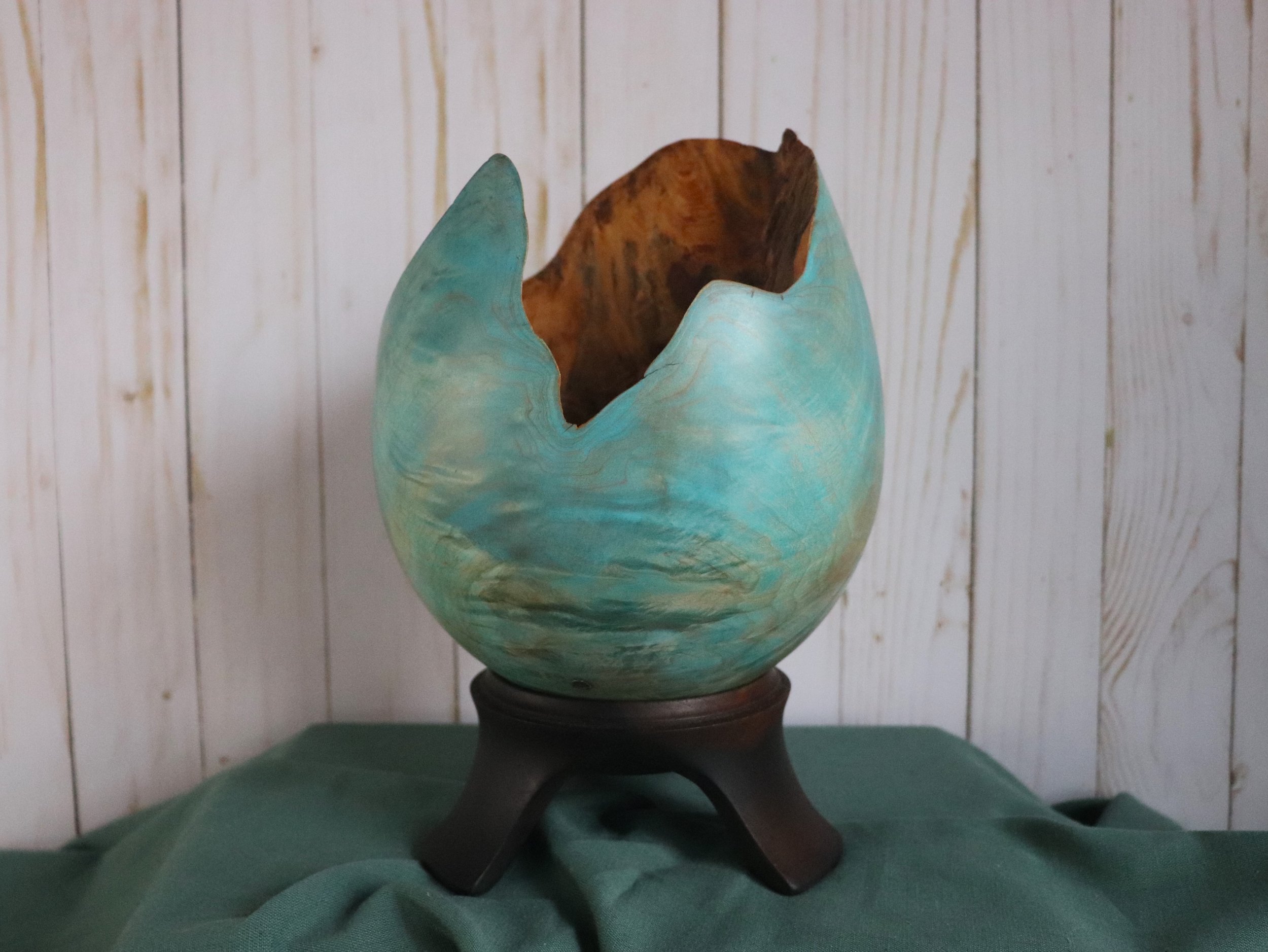 "The Egg” – A One-of-a-Kind Sculptural Masterpiece for Discerning Collectors