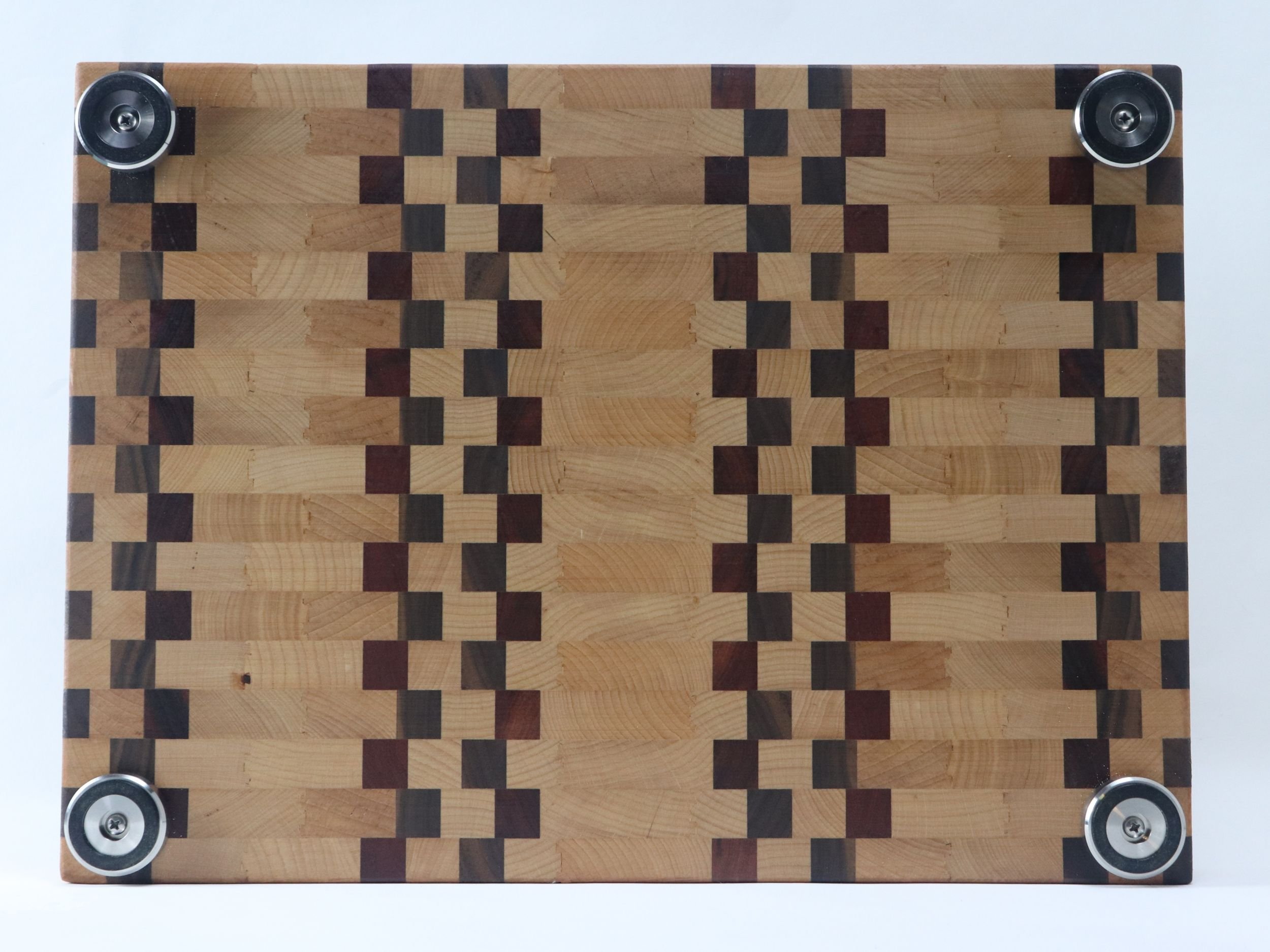 Checker cutting board v4.JPG