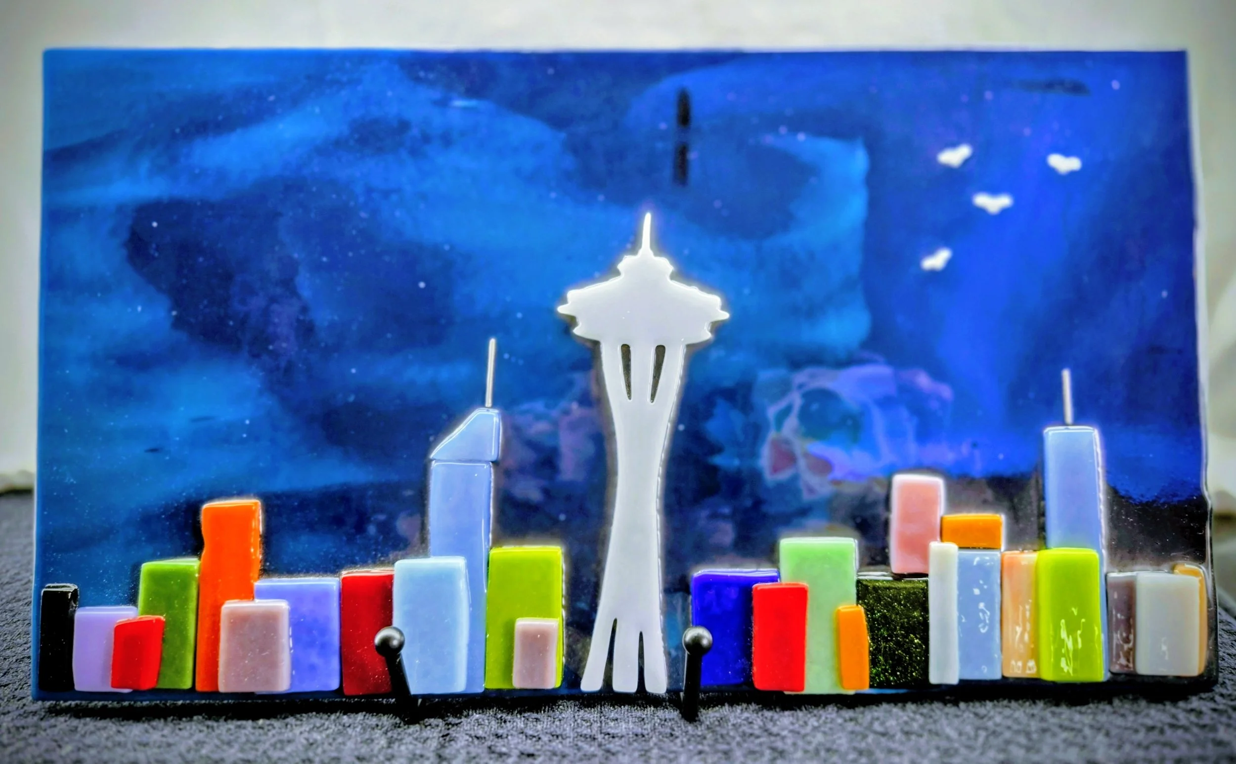 Seattle Skyline Large Multi-colored, 4 birds