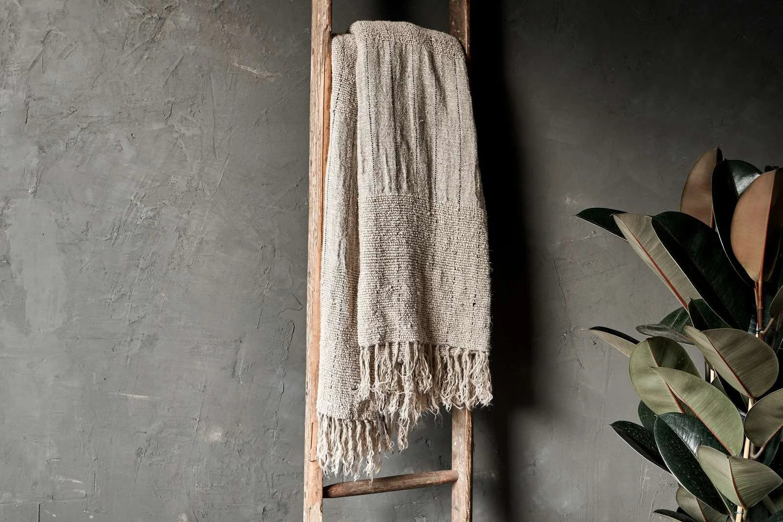 MAYLA THROW 2.jpg