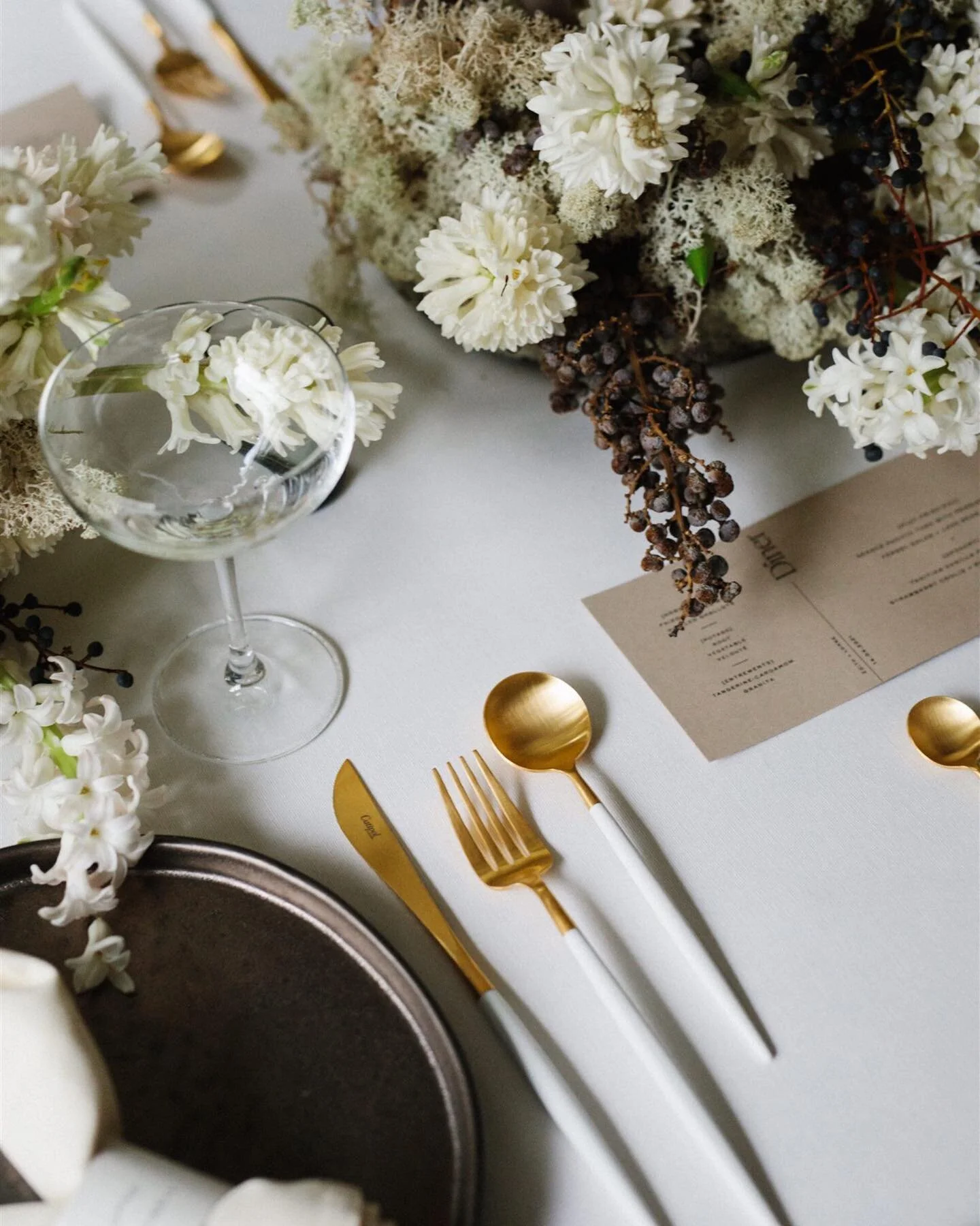 These colours, textures and florals make me feel like early spring - still a little bare and cold but with glimmers it hopeful sunshine ✨

Photography @emiliewhitephotography
Concept &amp; Styling @hilde.stories
Florals @fridakim_london
Stationery @t