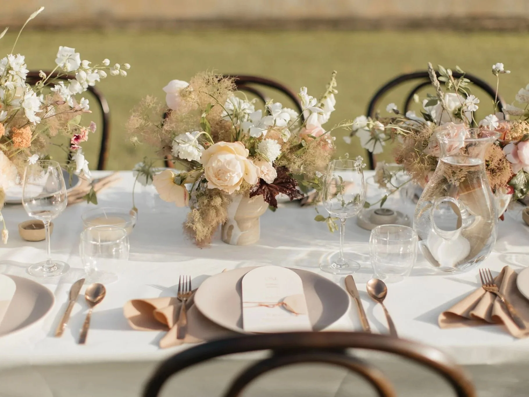 A guide to modern classics – timeless furniture pieces that elevate any event