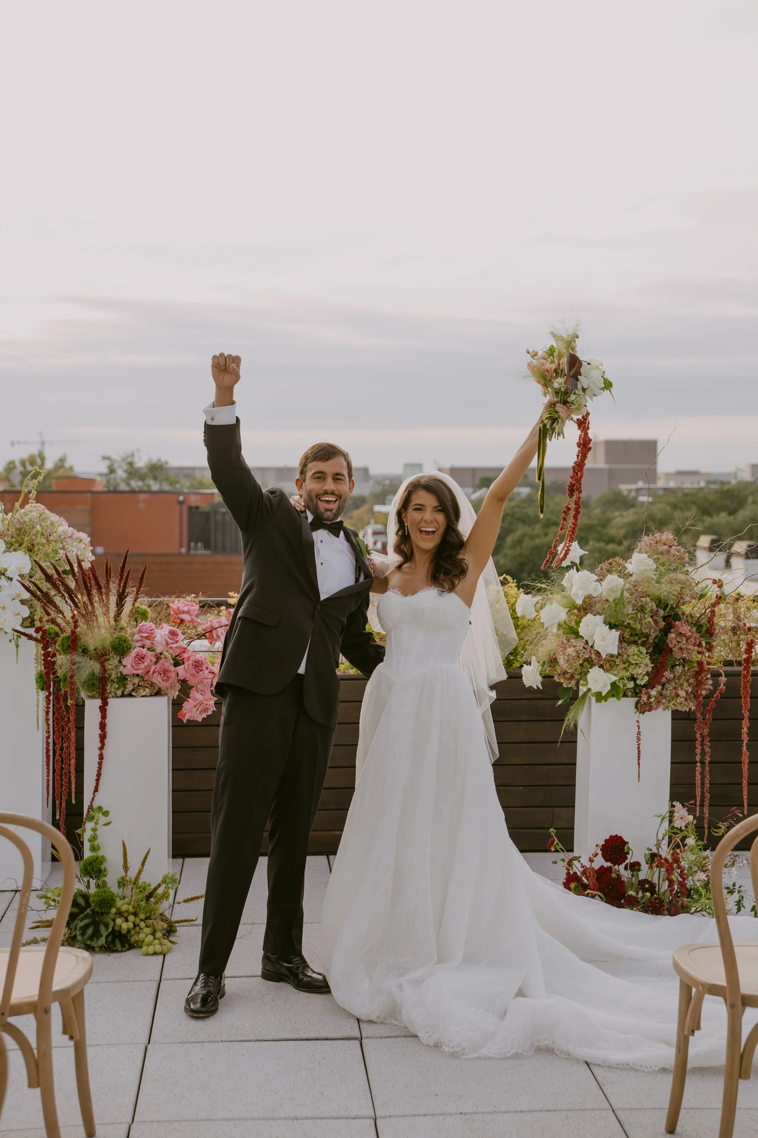 Peachy Keene Wedding Florals | Alex Converse Photography | Perry Lane Hotel | Luxury Wedding Ceremony Flowers | Savannah, GA