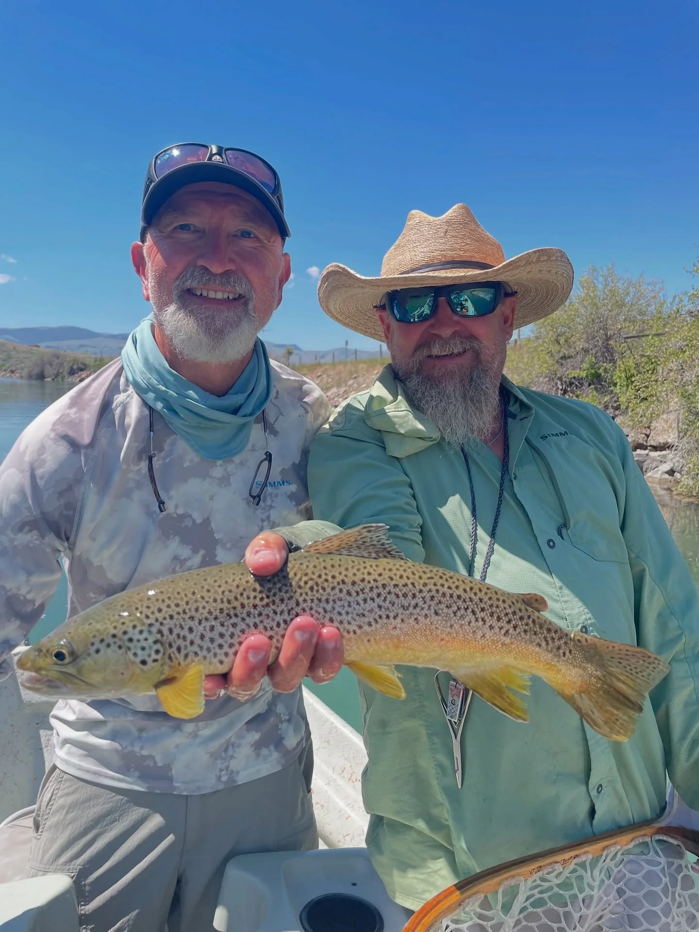 Dry fly fishing on the ditch is hard to beat . #makeeverycastcount #nativerodco #nativerodcompany #getoutside #flyfishmontana #montanaflyfishing #southwestmontana #beaverheadriver #dryfly