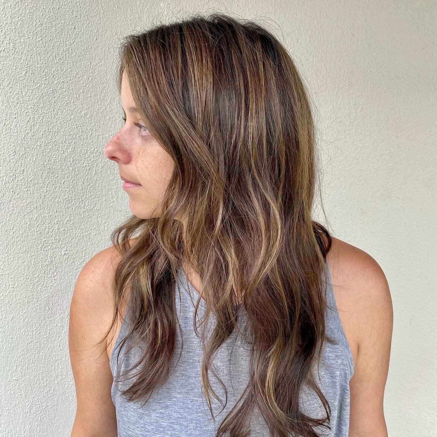 Please let us change your hair! It keeps things spicy. Swipe over to see more of this blonde to dimensional brunette transformation by Kimmi.