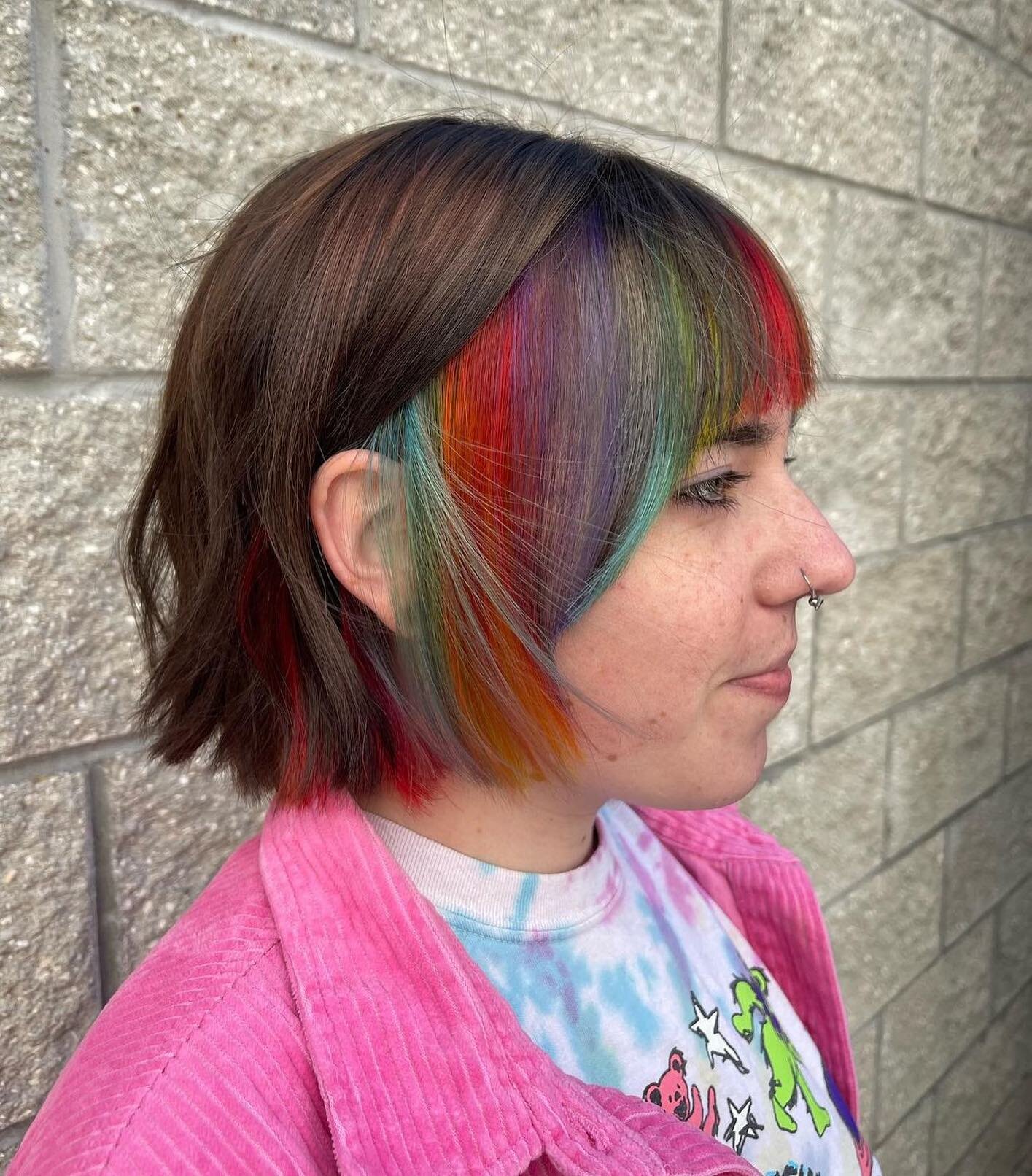 Don&rsquo;t forget to have fun with your hair 🌈Heath created these beautiful vivid colors in an elevated way. You can hide or expose them depending on your mood 🔸