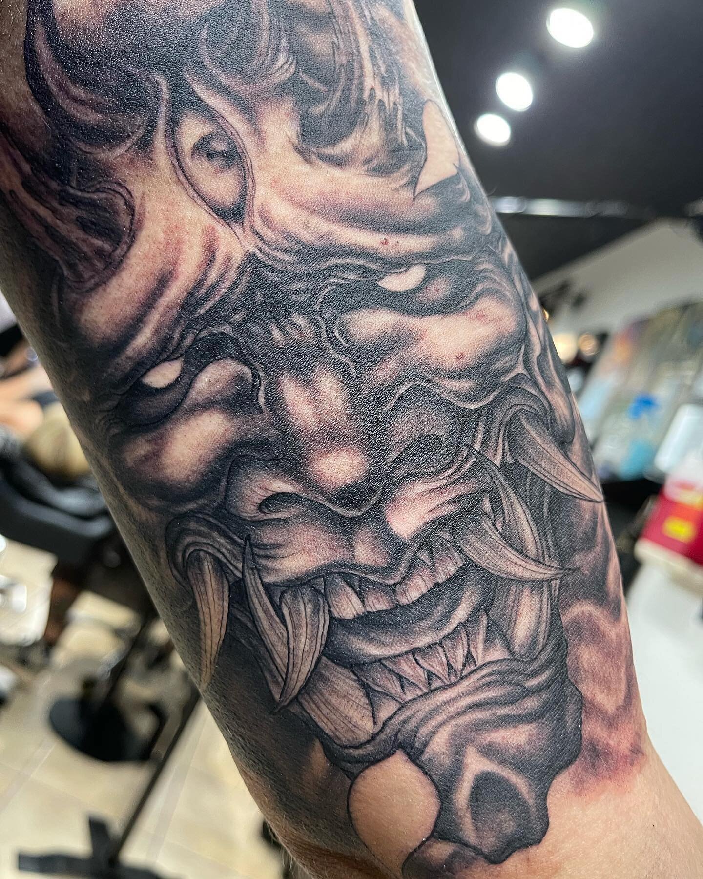 Awesome new custom piece from @automaticaaron 
.
.
.
.
@sharktooth_tattoo 
@allegoryink 
@truetubes 
@hustlebutterdeluxe 
.
.
.
.
#tattoos #mntattooartist #mntattooers #mntattoo #mask #blackworktattoo #greywashtattoo #illustragram #inked #japanesetat