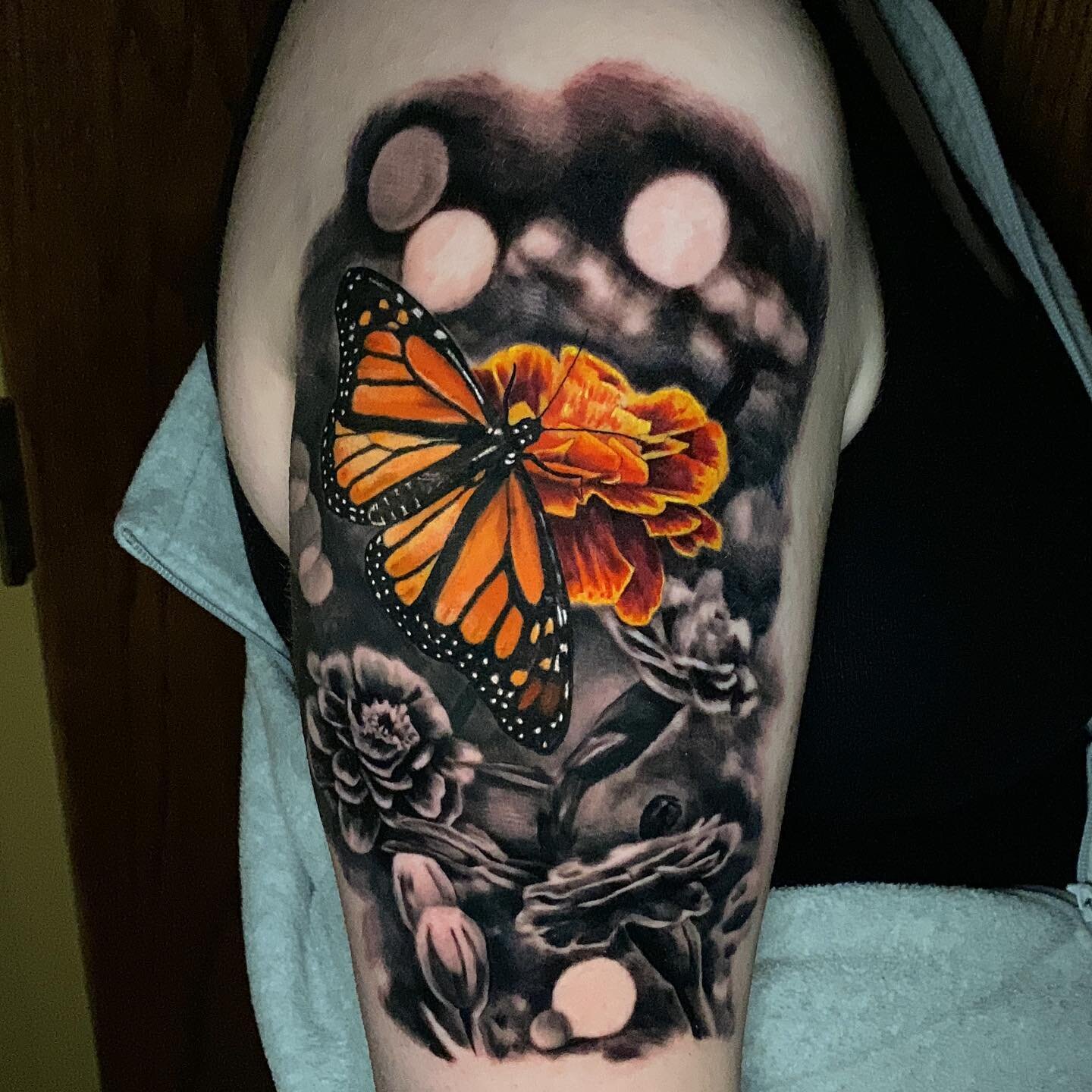 Monarch and marigolds memorial piece!
.
.
.
.
@sharktooth_tattoo 
@industryinks 
@empireinks 
@hivecaps 
@hustlebutterdeluxe 
@stencilanchored 
@tatsoul 
.
.
.
.
#butterfly #monarchbutterfly #monarchtattoo #monarchbutterflies #monarch #flowers #flowe