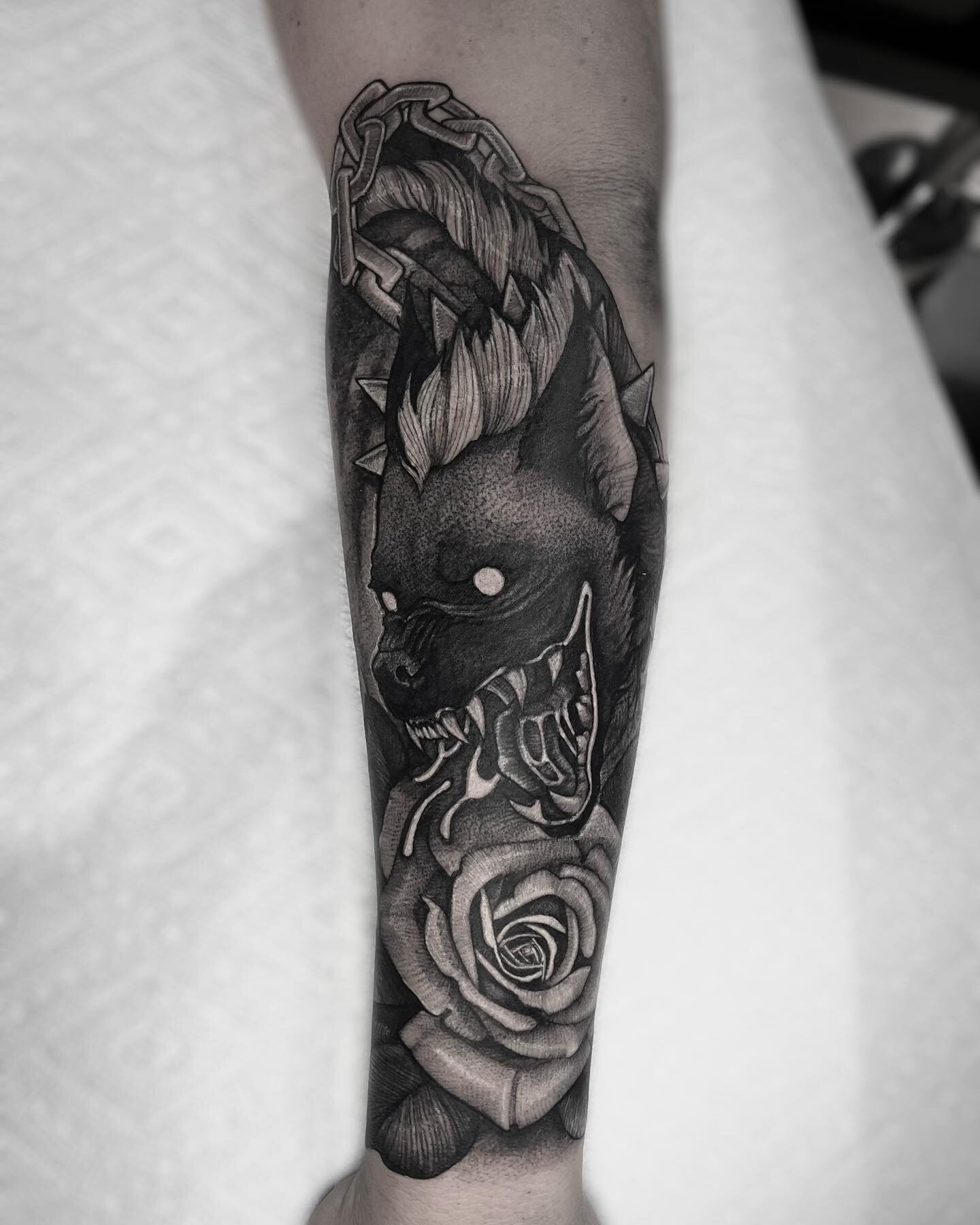 Bud or Lou? ✨ One of Harley&rsquo;s hyenas! Swipe to see the start of HQ herself 🖤 
✖️ Done at @sharktooth_tattoo ✖️
.
.
.
@industryinks
@hivecaps 
@empireinks 
@goodguysupply 
.
.
.
.
.
.
.
.
.
.
.
.
.
.
#tattoo #tattoos #tattooartist #tattooed #ta