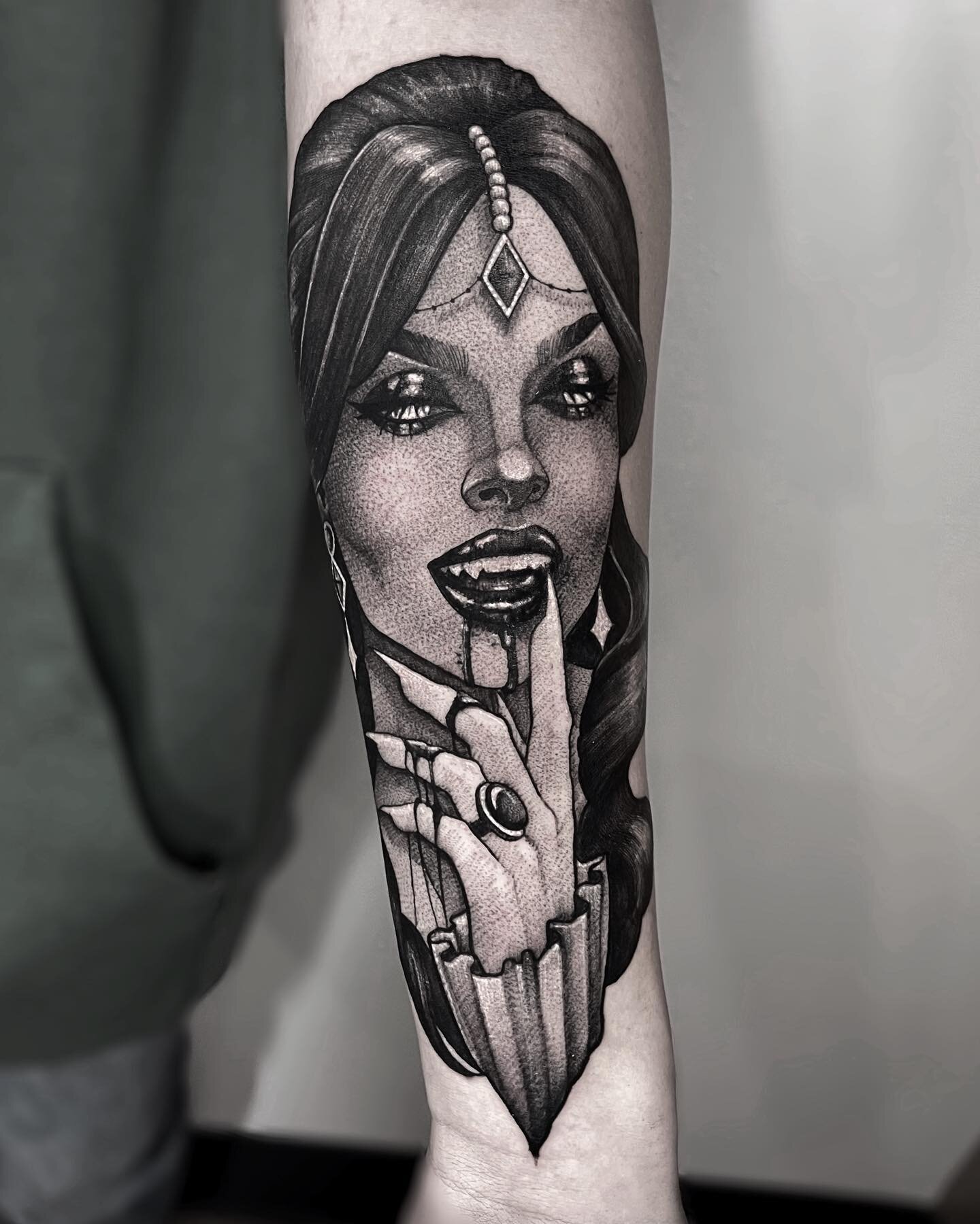 Vampire lady 🖤🩸 More please!
✖️ Done at @sharktooth_tattoo ✖️
.
.
.
.
@industryinks
@hivecaps 
@empireinks 
@goodguysupply 
.
.
.
.
.
.
.
.
.
.
.
.
.
.
#tattoo #tattoos #tattooartist #tattooed #tattooist #blackworkers #blackworker #linework #linewo