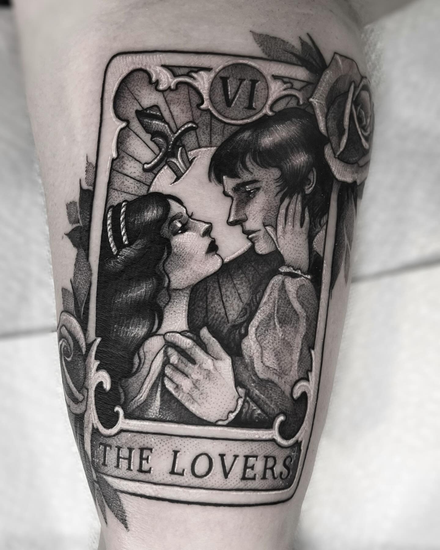 🔮✨Finally sharing my rendition of the &lsquo;The Lovers&rsquo; Tarot card I did back in July! 🌙 Can&rsquo;t believe I forgot to post it! Check out the video to see the details that wrap on the inner bicep.

I would love to more duet type pieces wit