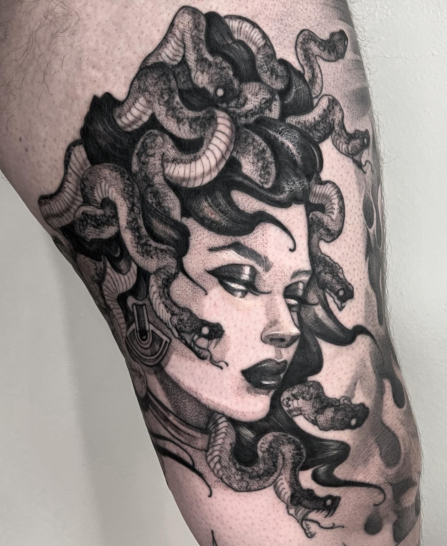 Medusa WIP on the inner thigh 🐍
✖️ Done at @sharktooth_tattoo ✖️
.
.
.
.
@goodguysupply
@industryinks
@hivecaps 
.
.
.
.
.
.
.
.
.
.
.
.
.
#tattoo #tattoos #tattooartist #tattooed #blackworkers #blackworker #linework #lineworktattoo #blxckink #black