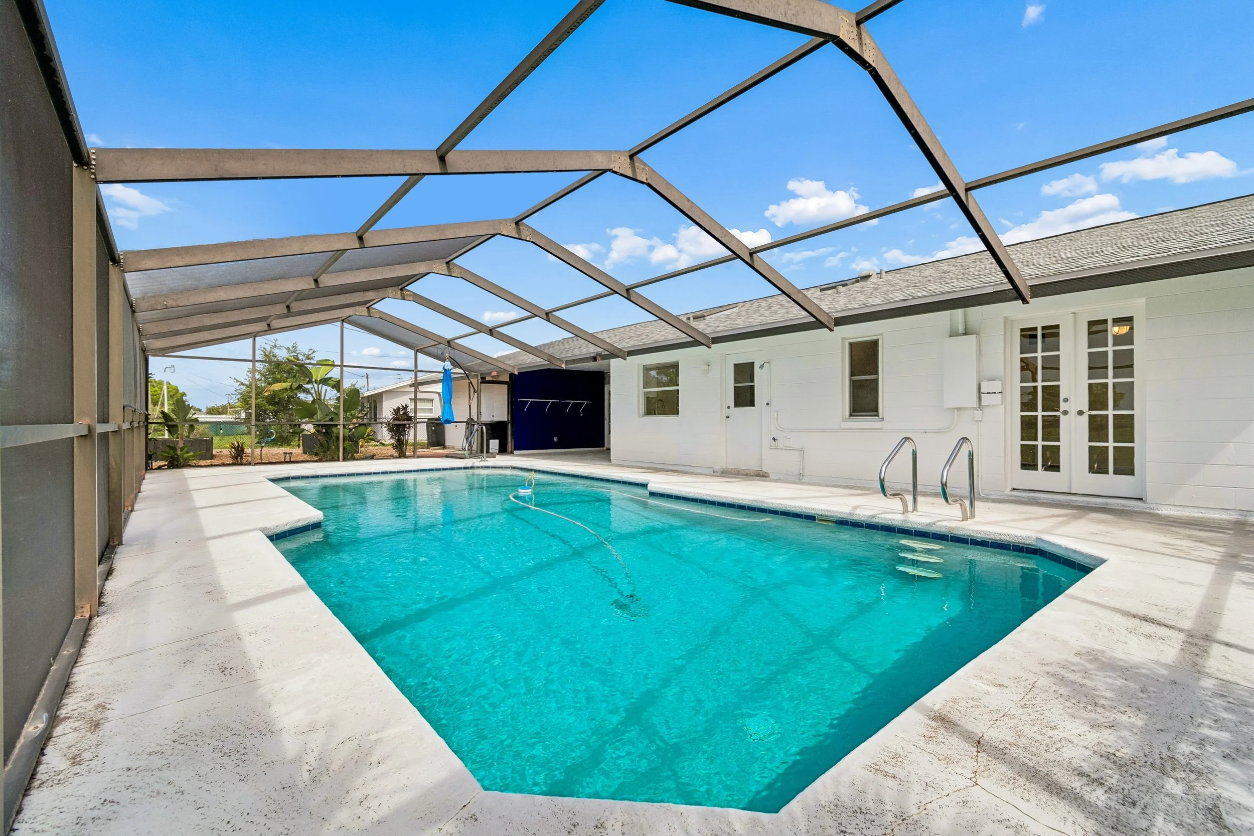 #OpenHouse 
Today 2-4pm

Please join us for an exciting opportunity to own an affordable pool home in the heart of Sun City Center! This charming 2-bedroom, 2-bath home offers over 1,300 square feet of inviting living space, a private screened pool, 