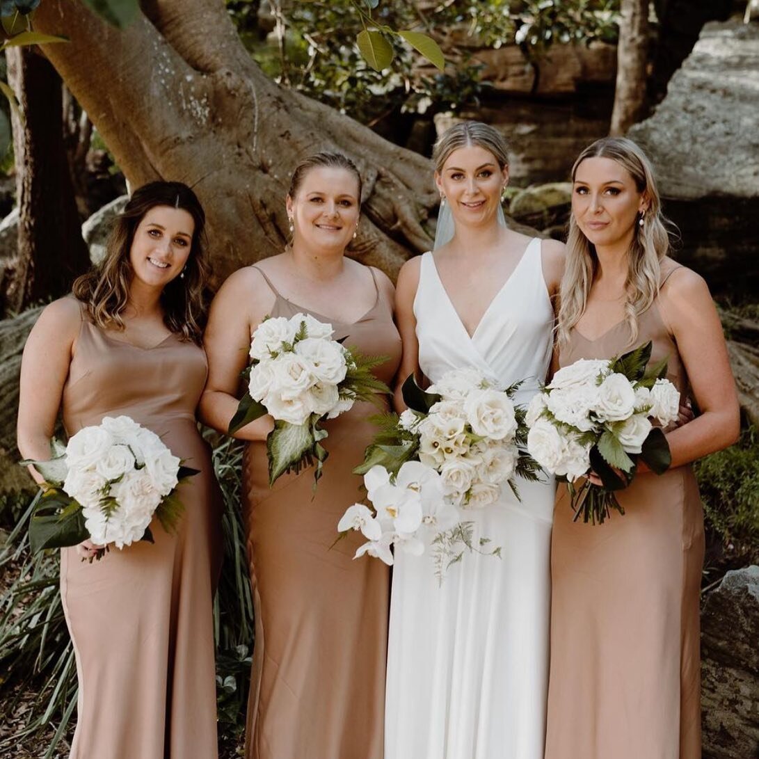 This time last week .... 😍
📸 @jackjonesweddings 

#sydneyweddingflorist #sydneyweddingflowers #sydneyweddingflorists #sydneyweddingflorals
#weddingflowerssydney #flowerssydney #weddinginsydney #sydneywedding #sydneybeachwedding
#boathouseevents #be