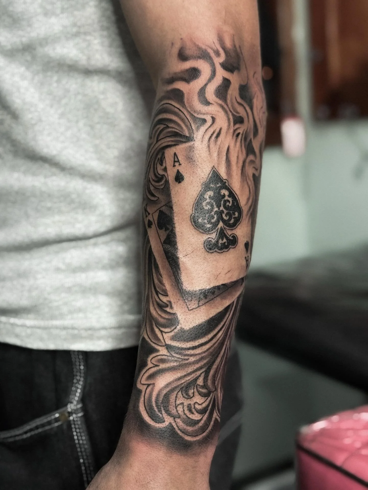 Sorry I&rsquo;ve been kinda MIA on Instagram lately, thanks for everyone&rsquo;s patience with replies! 
Been enjoying tattooing some larger scale pieces 🤞🏻

DM to book/enquire. 
@inkwizardstattoo 

#adelaide #adl #tattoo #tattooist  #femaletattooa