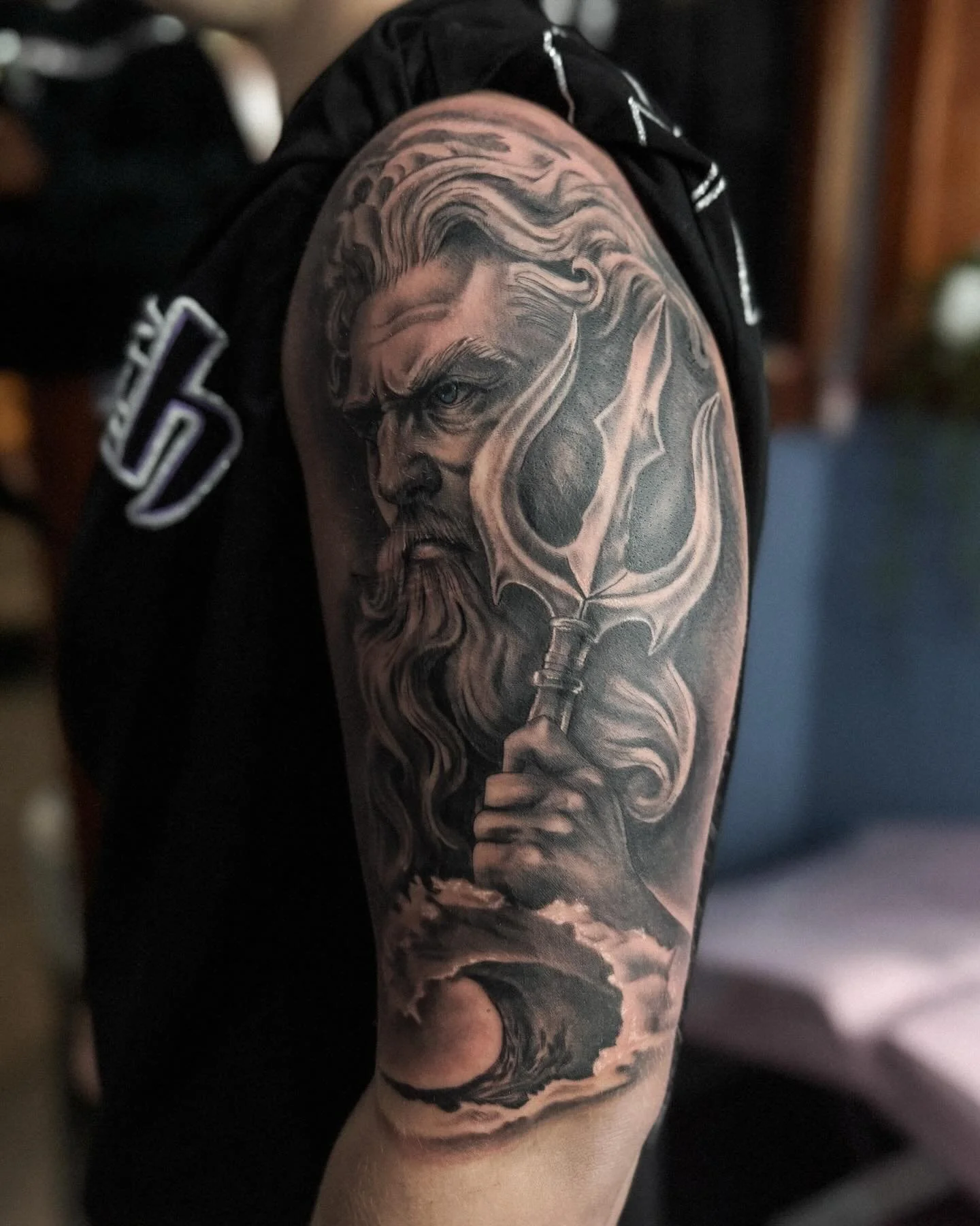 Big start to an ocean themed sleeve from the other week!

DM to book! 
@inkwizardstattoo 

#oceantattoo #realismtattoo #femaletattooartist