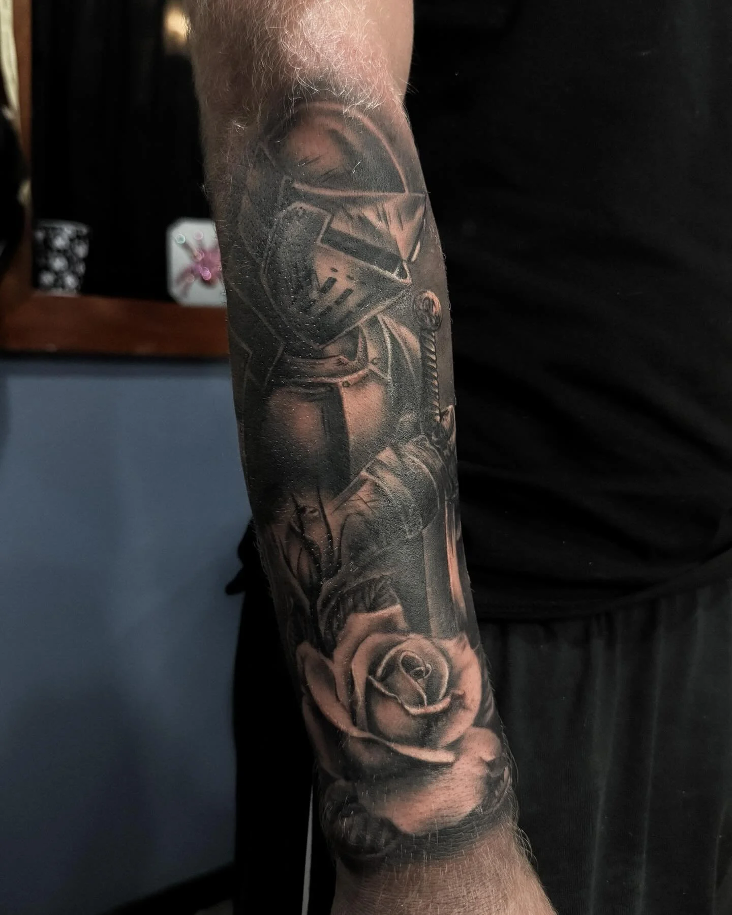 More realism this year please! Knight for Jake 

DM or Email to book!
@inkwizardstattoo 

#realismtattoo #femaletattooartist #blackandgray