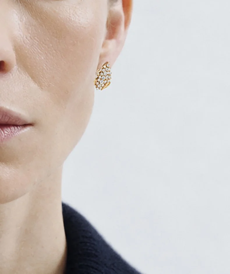 2peonyMinimalist-Gold-Earring-Portrait.jpg