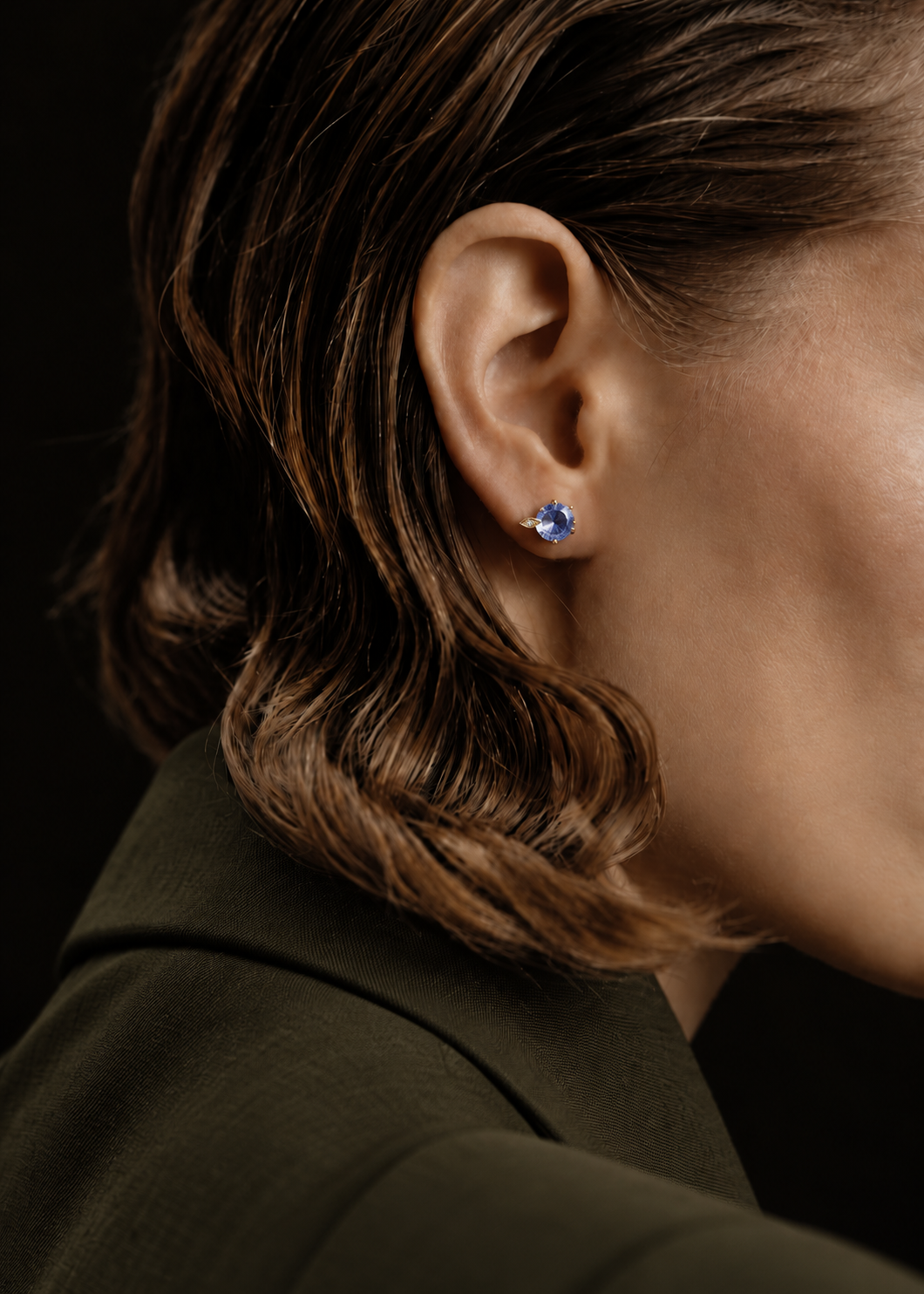 Sapphire Stud in Soft Shadow.png