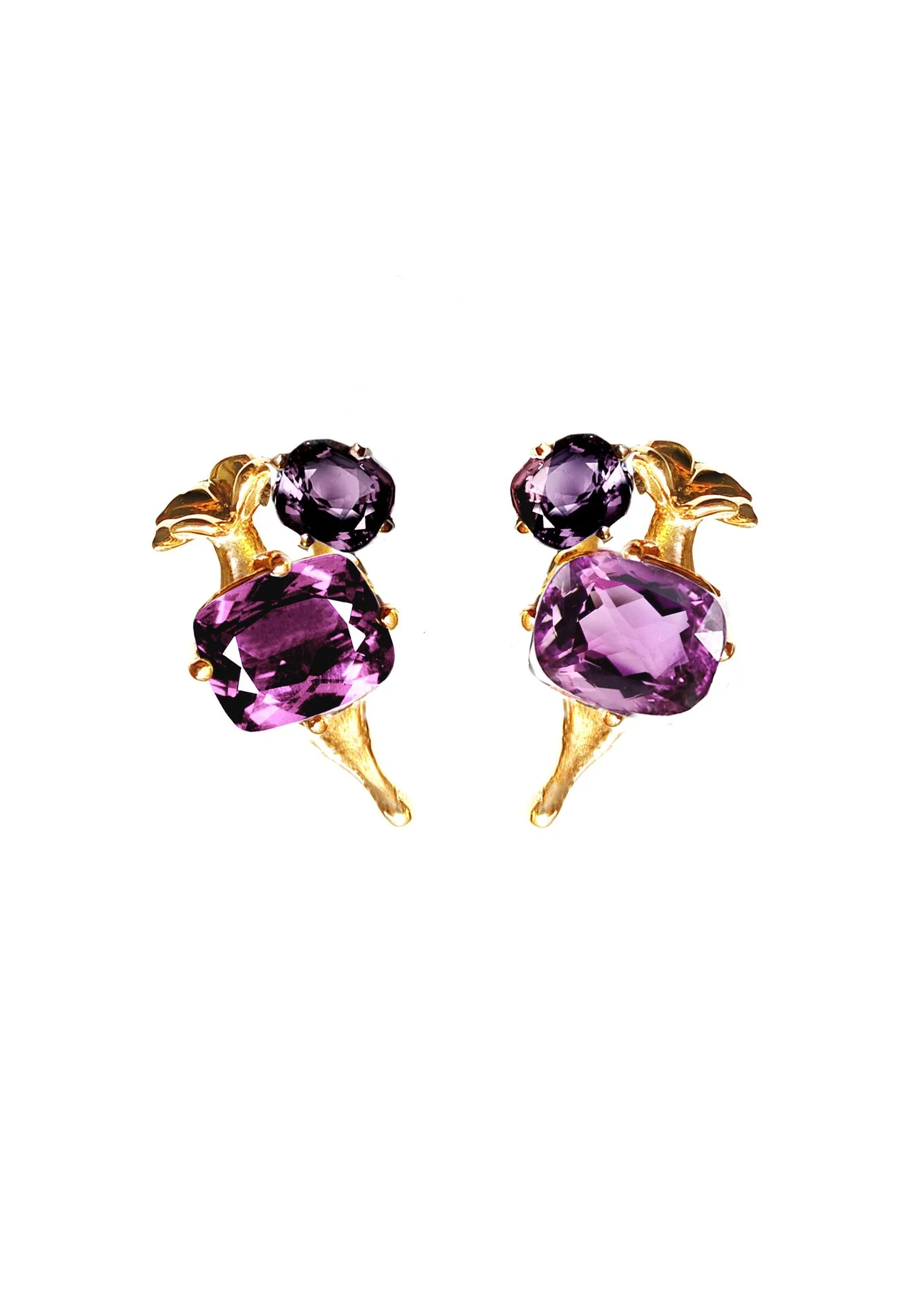 Eighteen Karat Yellow Gold Contemporary Stud Earrings with Amethysts
