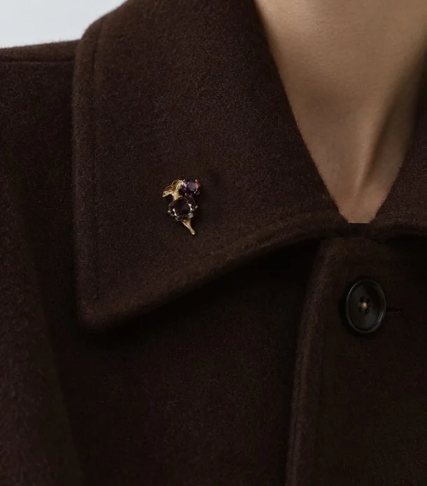 sculptural18kgoldbrooch.jpg
