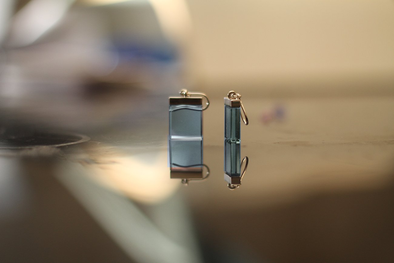 22122271topaz.jpg