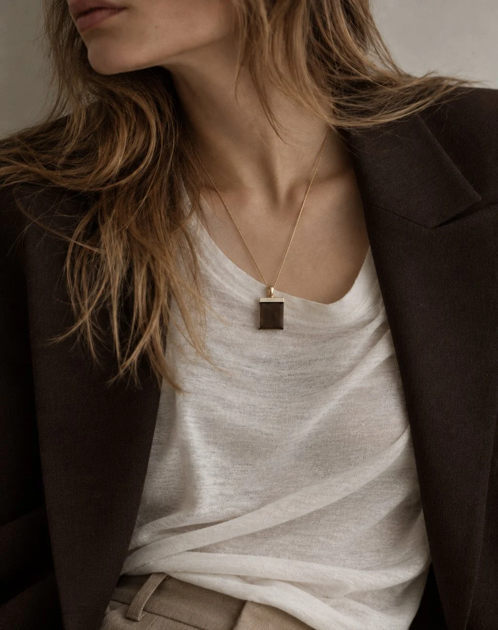 SQMinimalist-Pendant-yellowgold.jpg (Copy) (Copy)